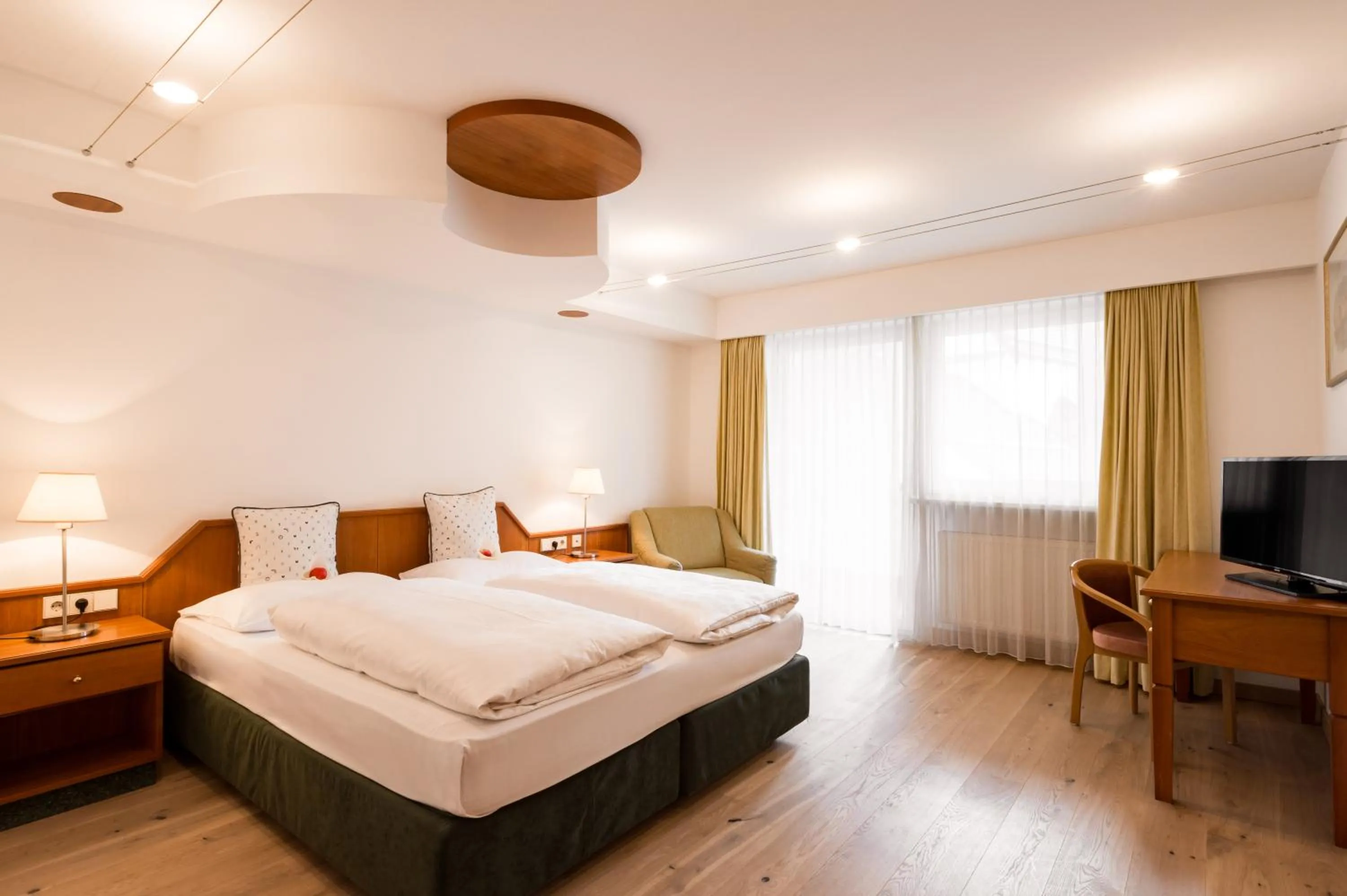 Bed in KRONE eat drink stay