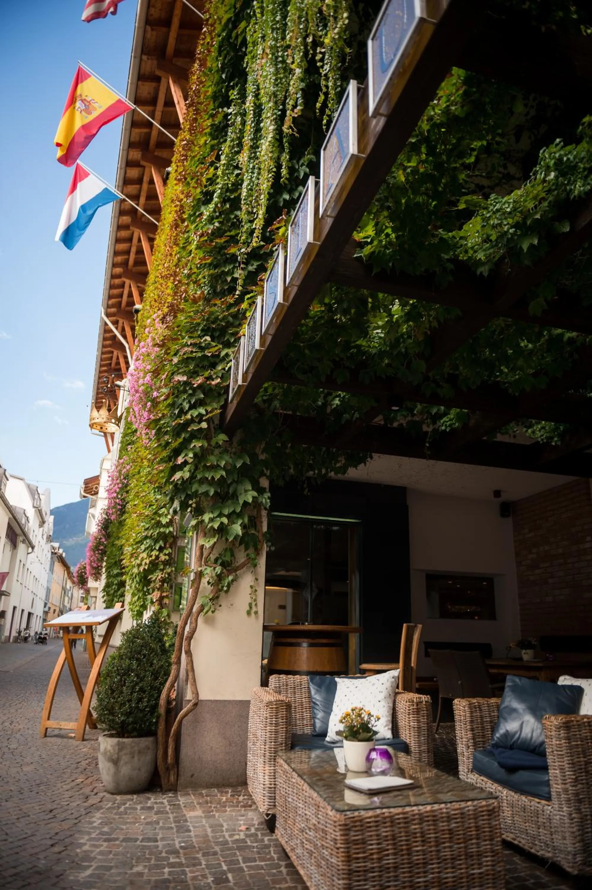 Restaurant/places to eat in KRONE eat drink stay