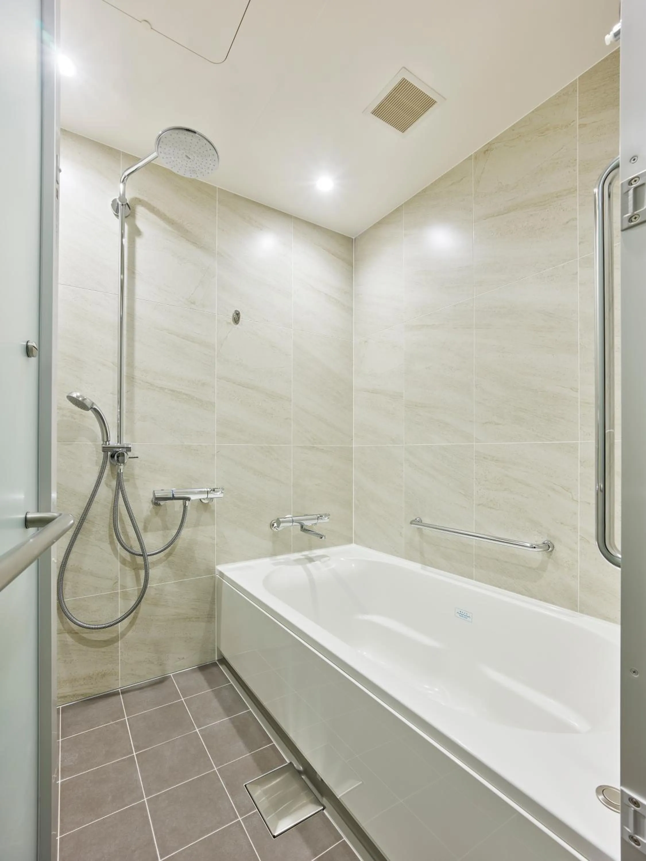 Suite with Kitchen and Washing Machine in Mitsui Garden Hotel Kashiwa-no-ha Park Side - Chiba