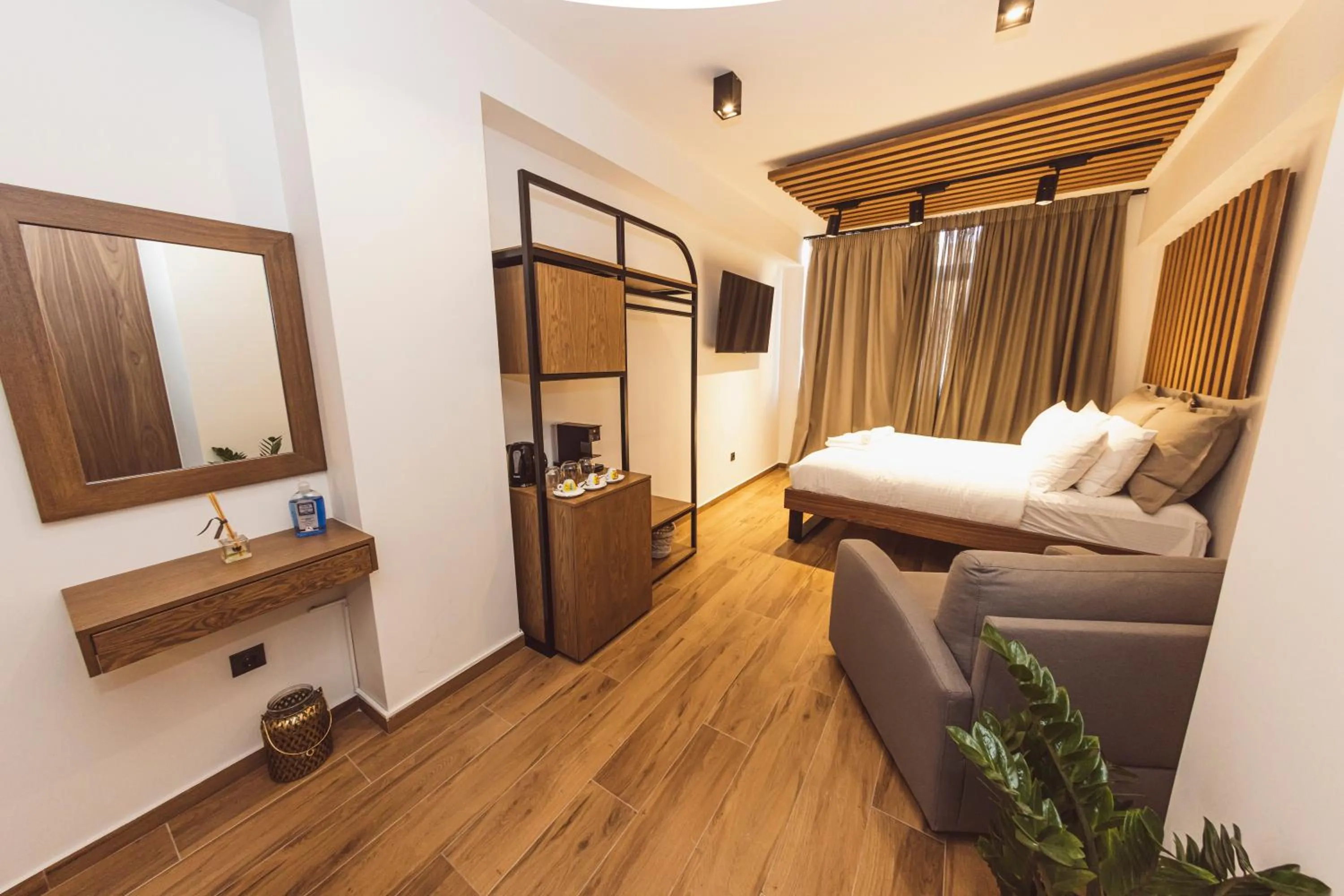 Centrally Elegant Suite by Acropolis