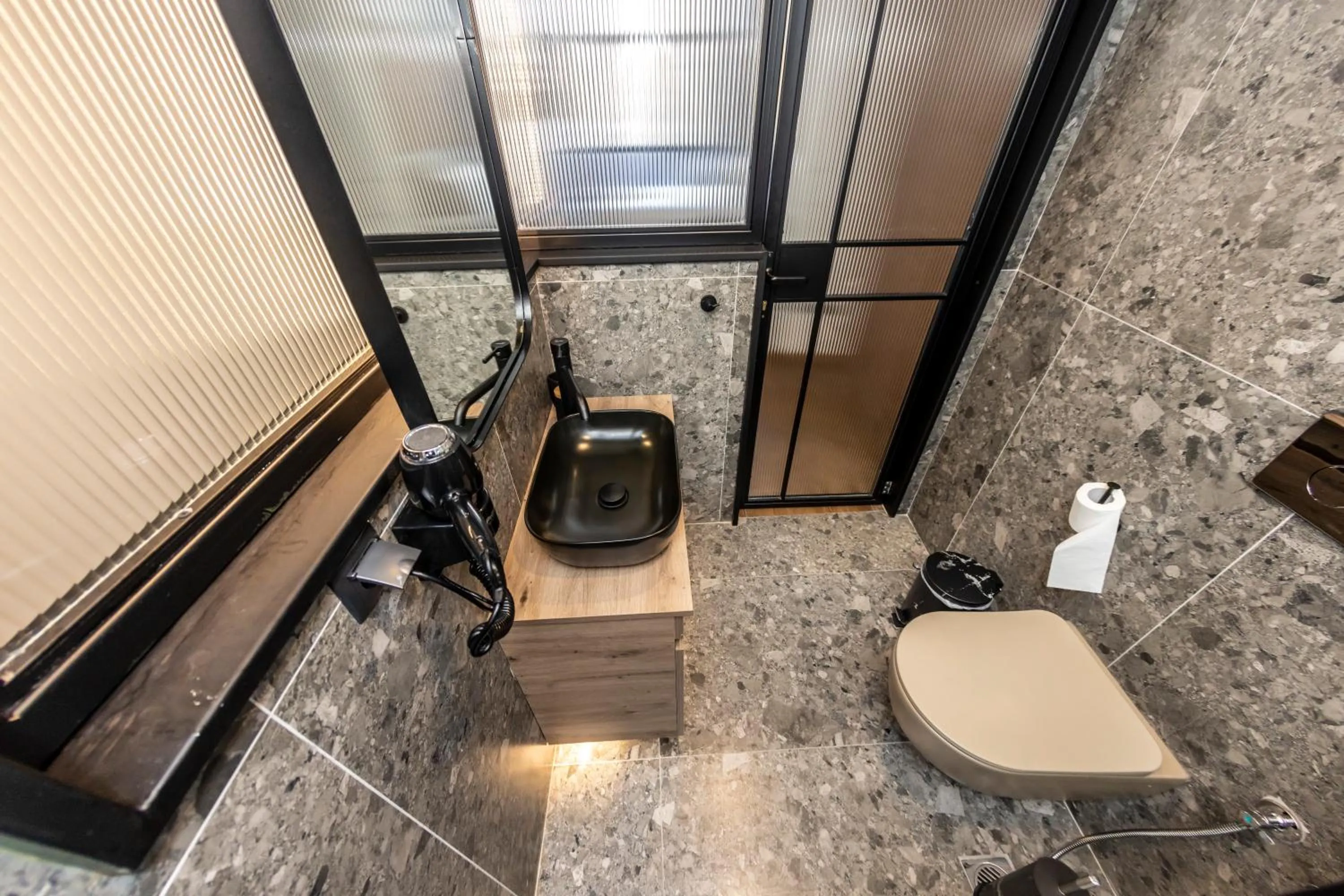 Centrally Elegant Suite by Acropolis