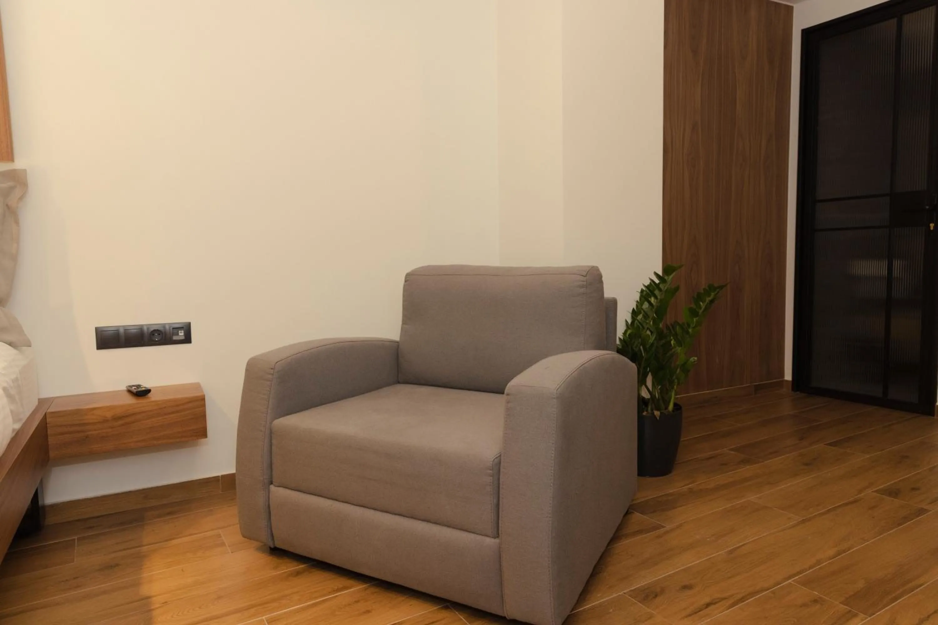 Centrally Elegant Suite by Acropolis