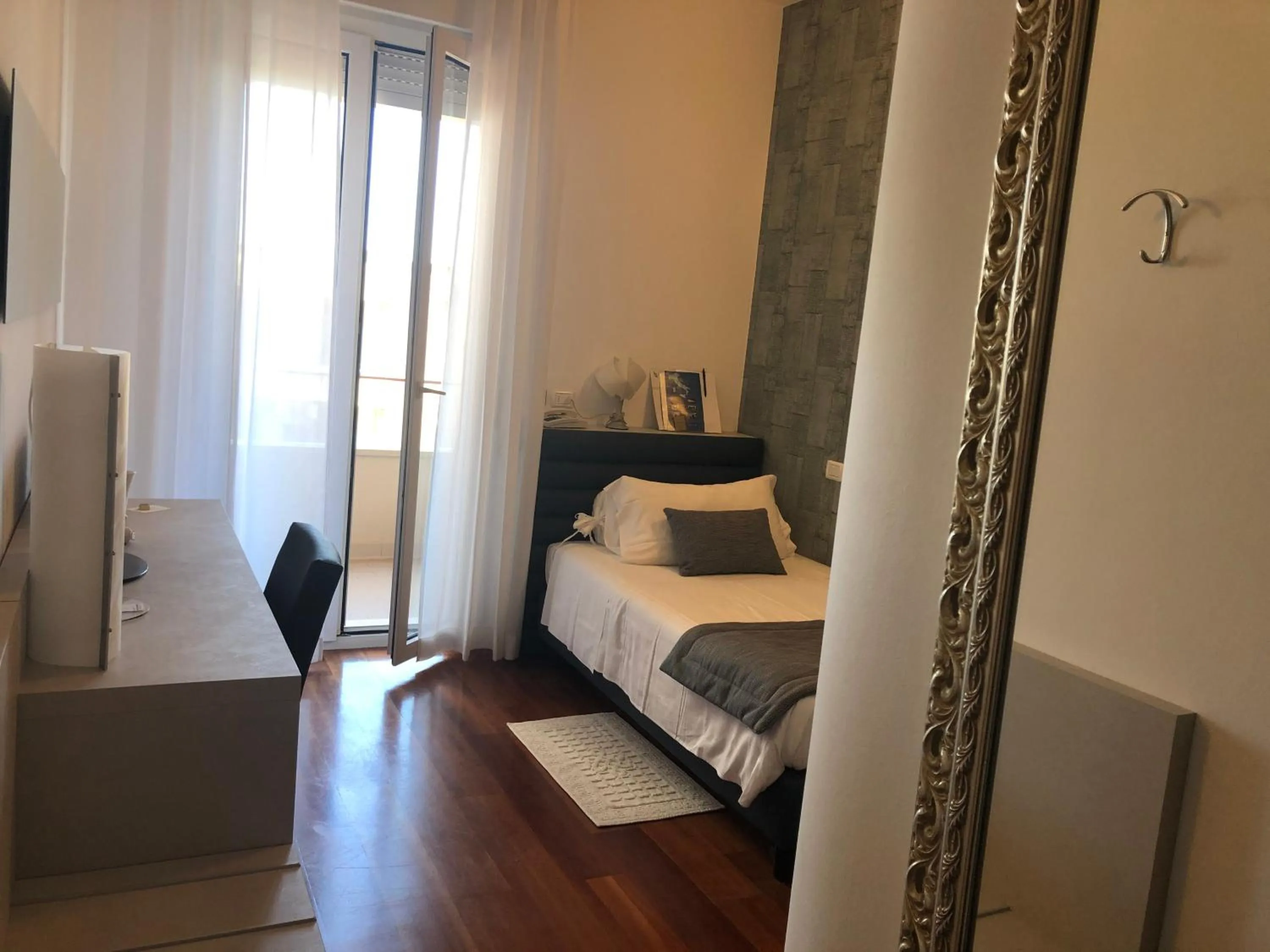 Bed in Hotel Alexander