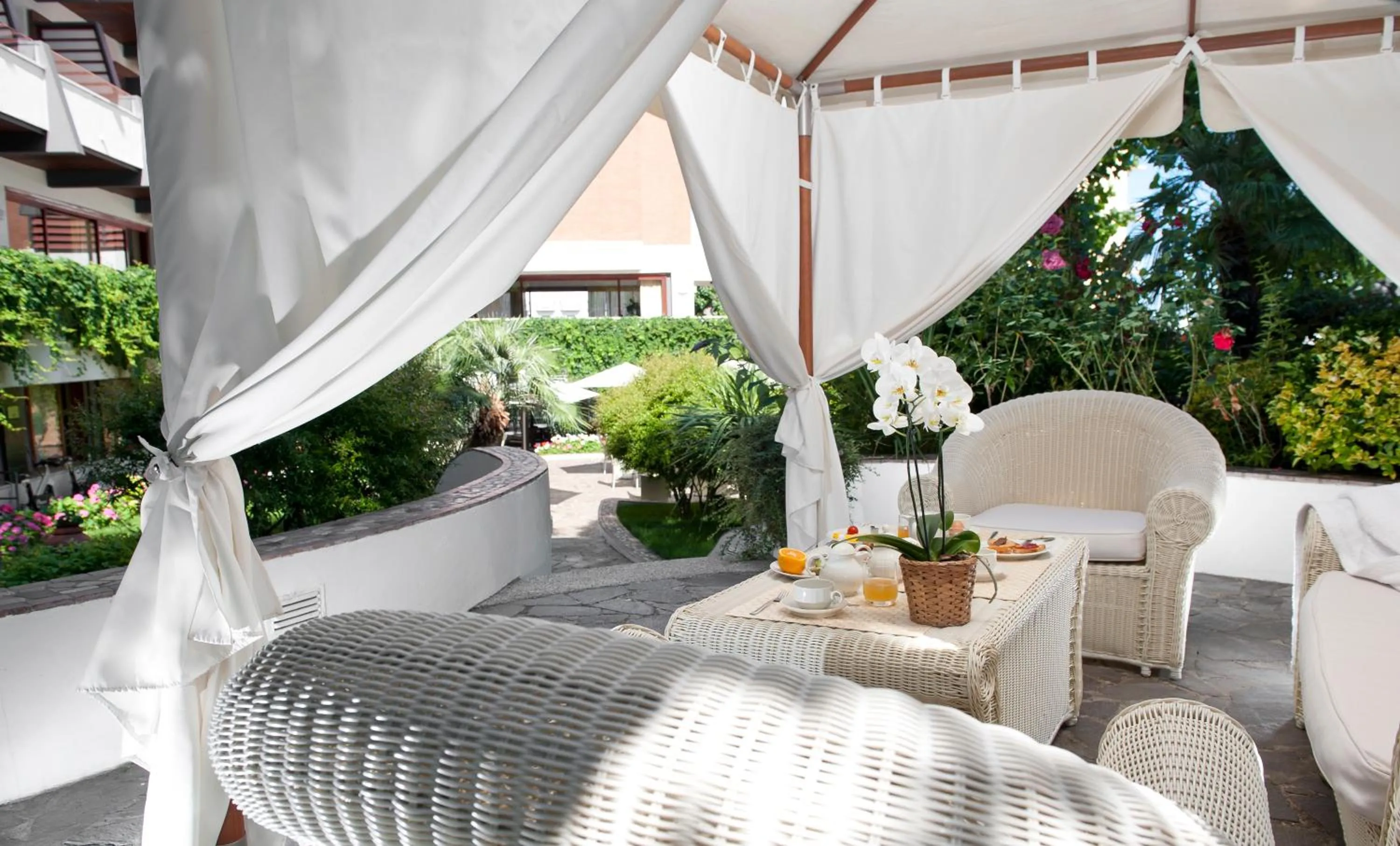 Patio in Hotel Alexander