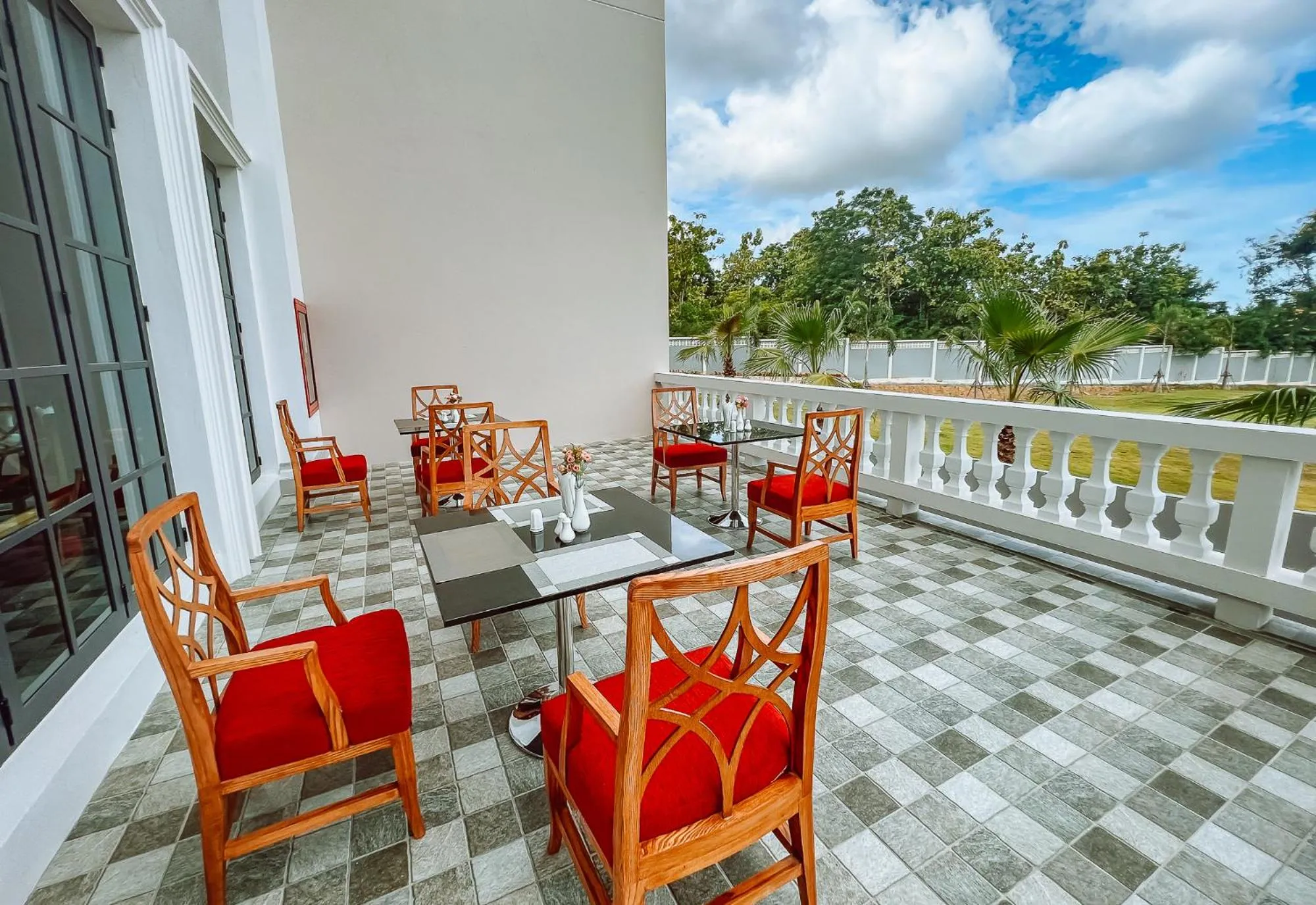 Restaurant/places to eat in Grand Lord Hotel & Residence - Pattaya