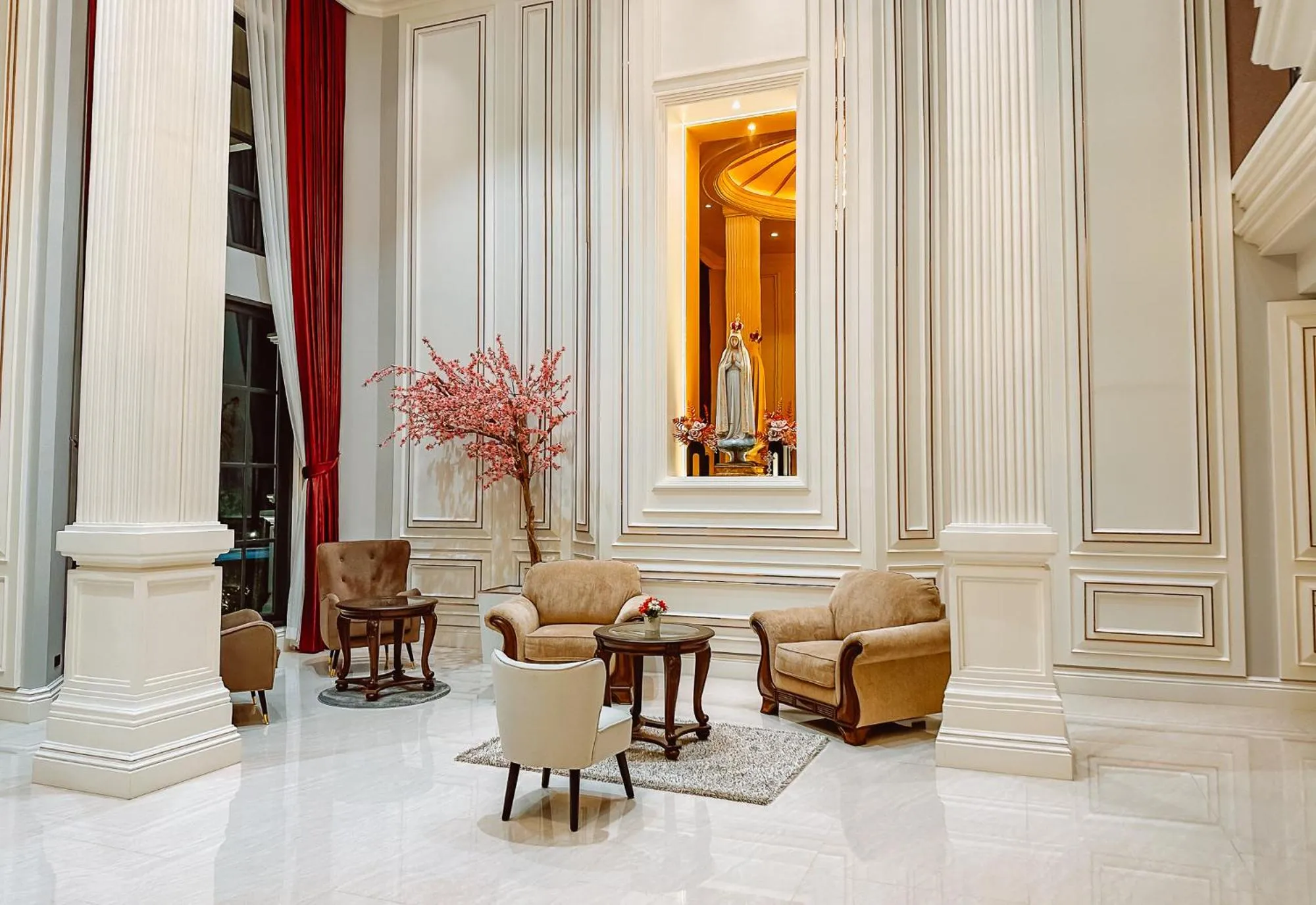 Property building in Grand Lord Hotel & Residence - Pattaya