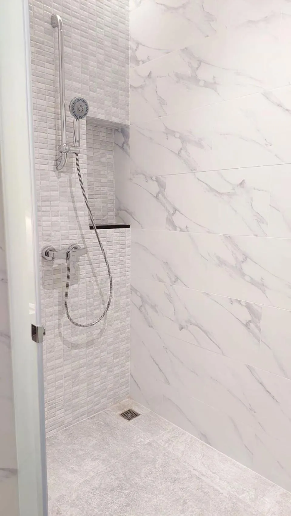 Shower in Grand Lord Hotel & Residence - Pattaya