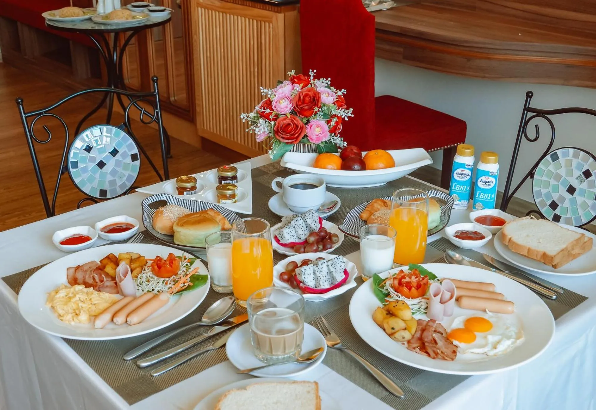 Food and drinks in Grand Lord Hotel & Residence - Pattaya