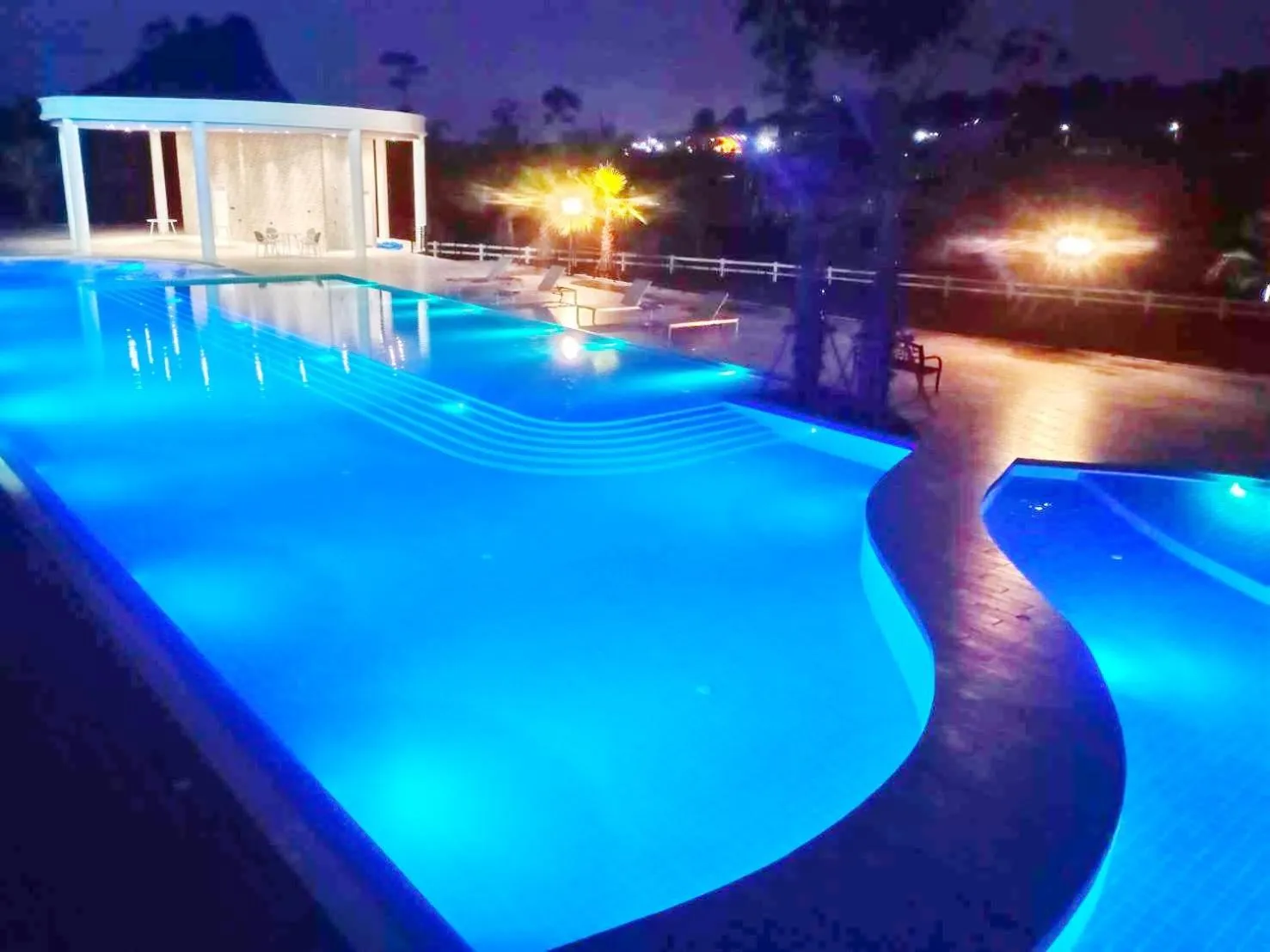 Swimming pool in Grand Lord Hotel & Residence - Pattaya