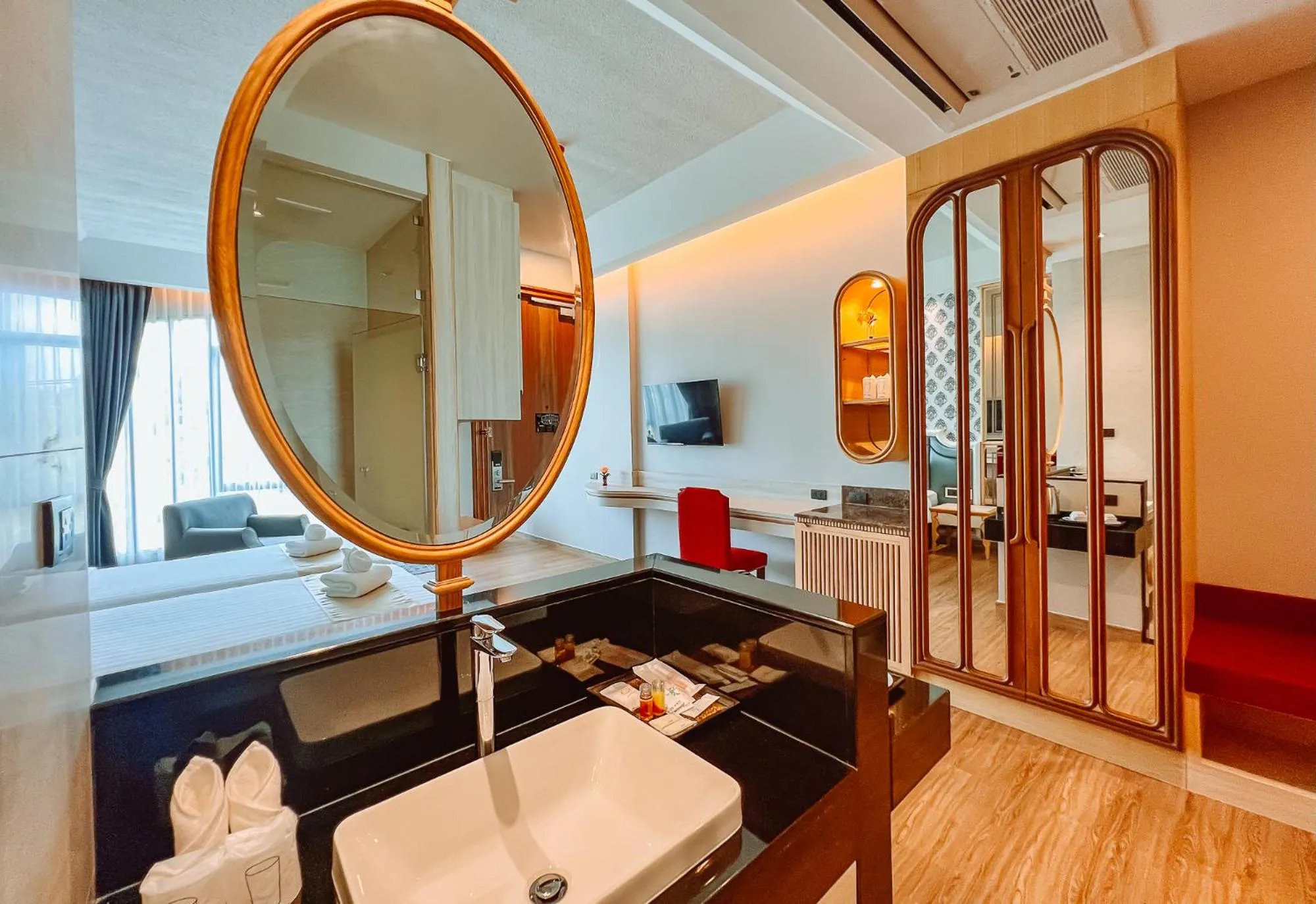 Guests in Grand Lord Hotel & Residence - Pattaya