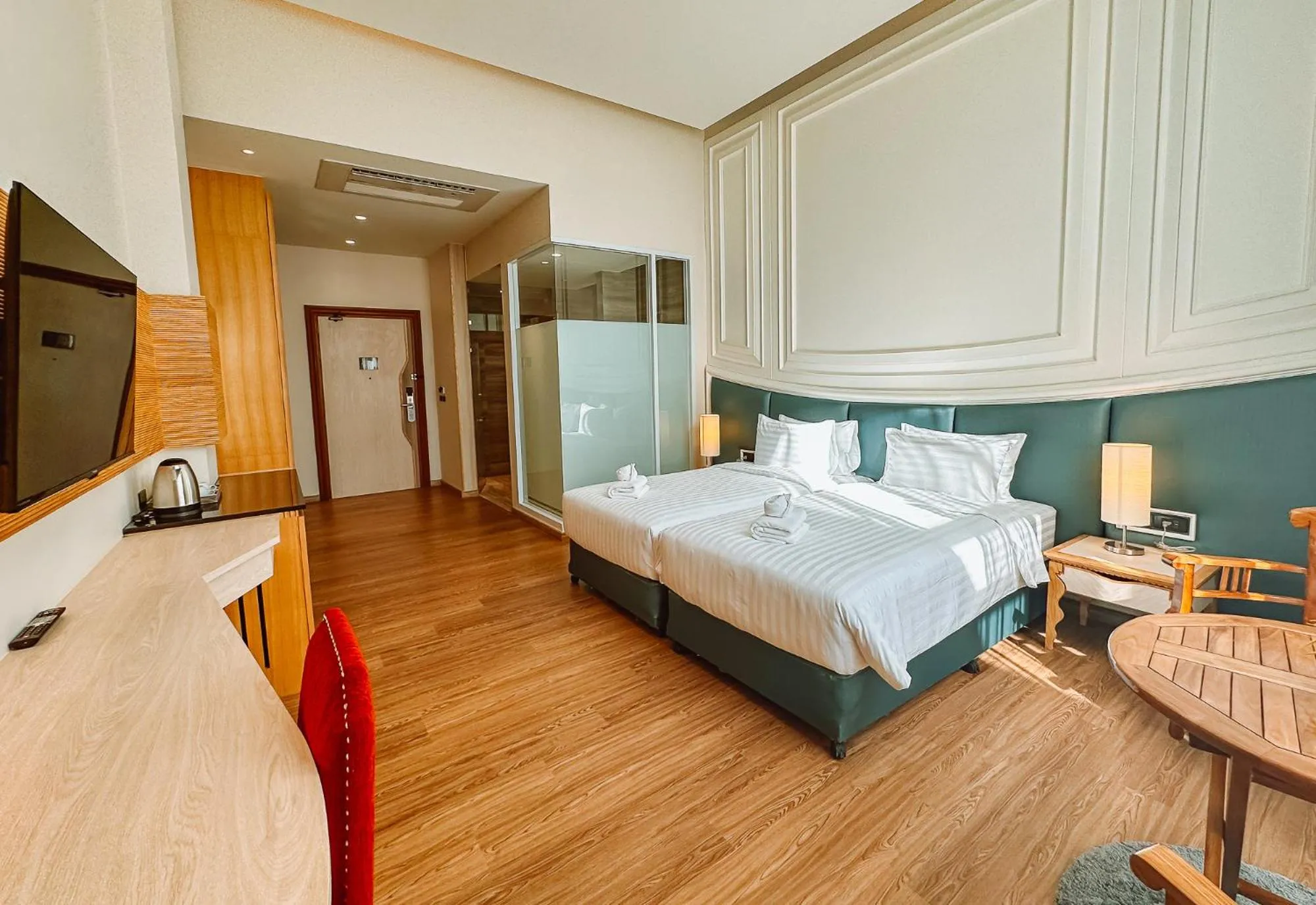 TV and multimedia, Bed in Grand Lord Hotel & Residence - Pattaya