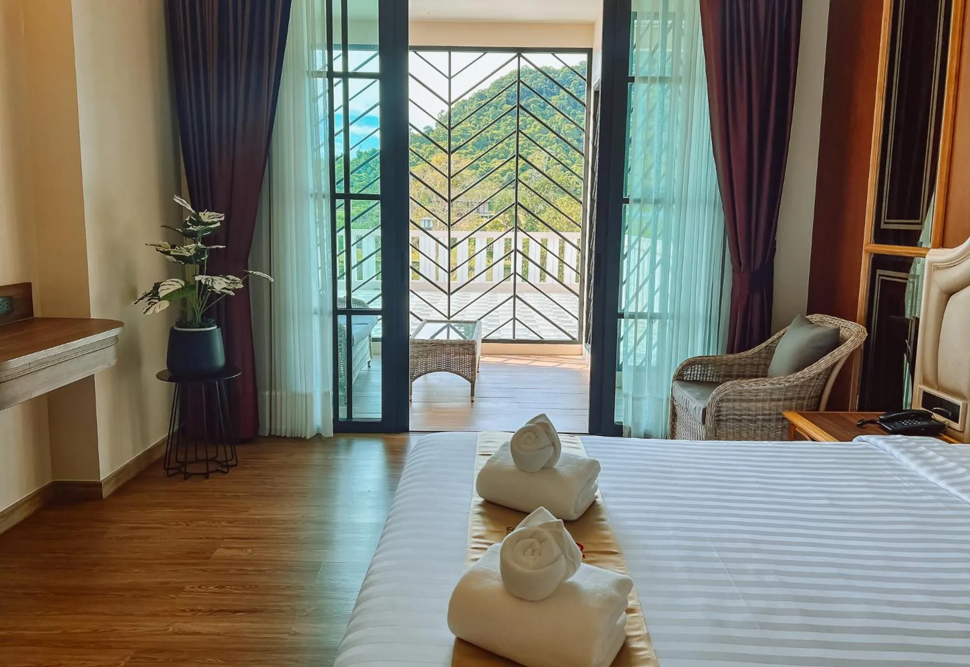 Photo of the whole room, Bed in Grand Lord Hotel & Residence - Pattaya