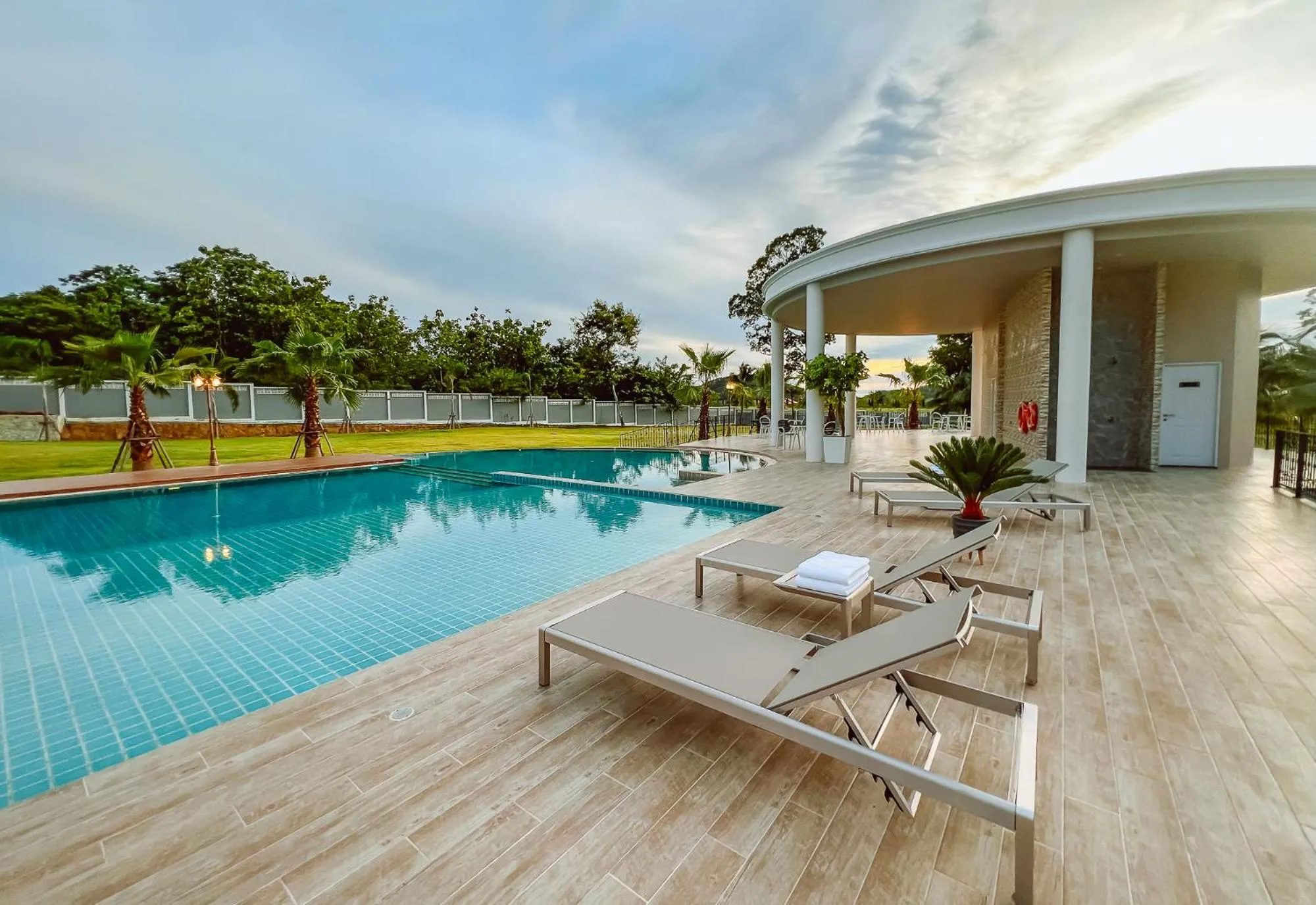 Swimming pool in Grand Lord Hotel & Residence - Pattaya