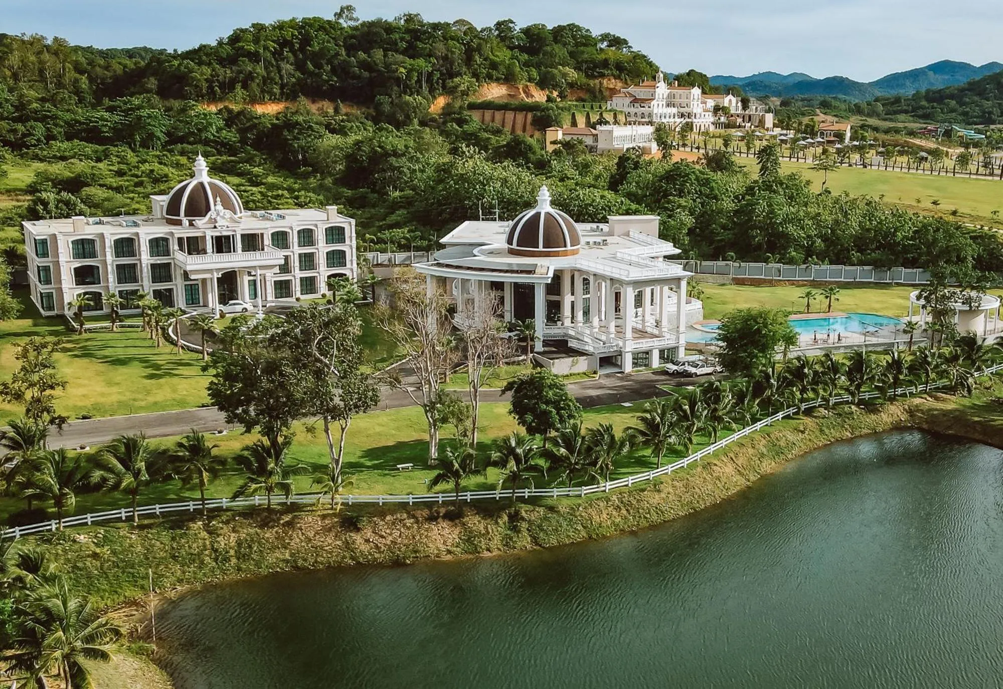 Property building in Grand Lord Hotel & Residence - Pattaya