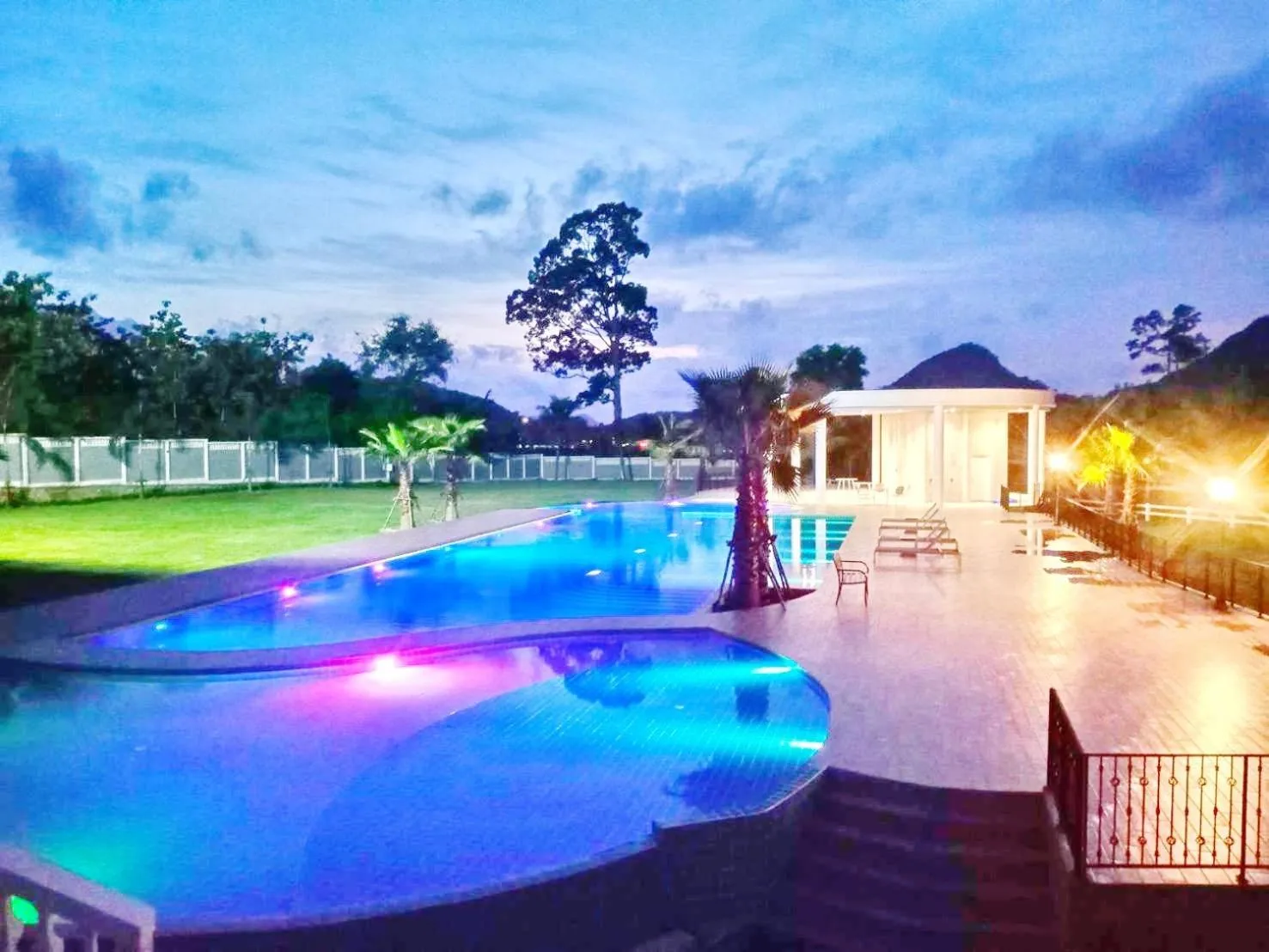 Swimming pool in Grand Lord Hotel & Residence - Pattaya