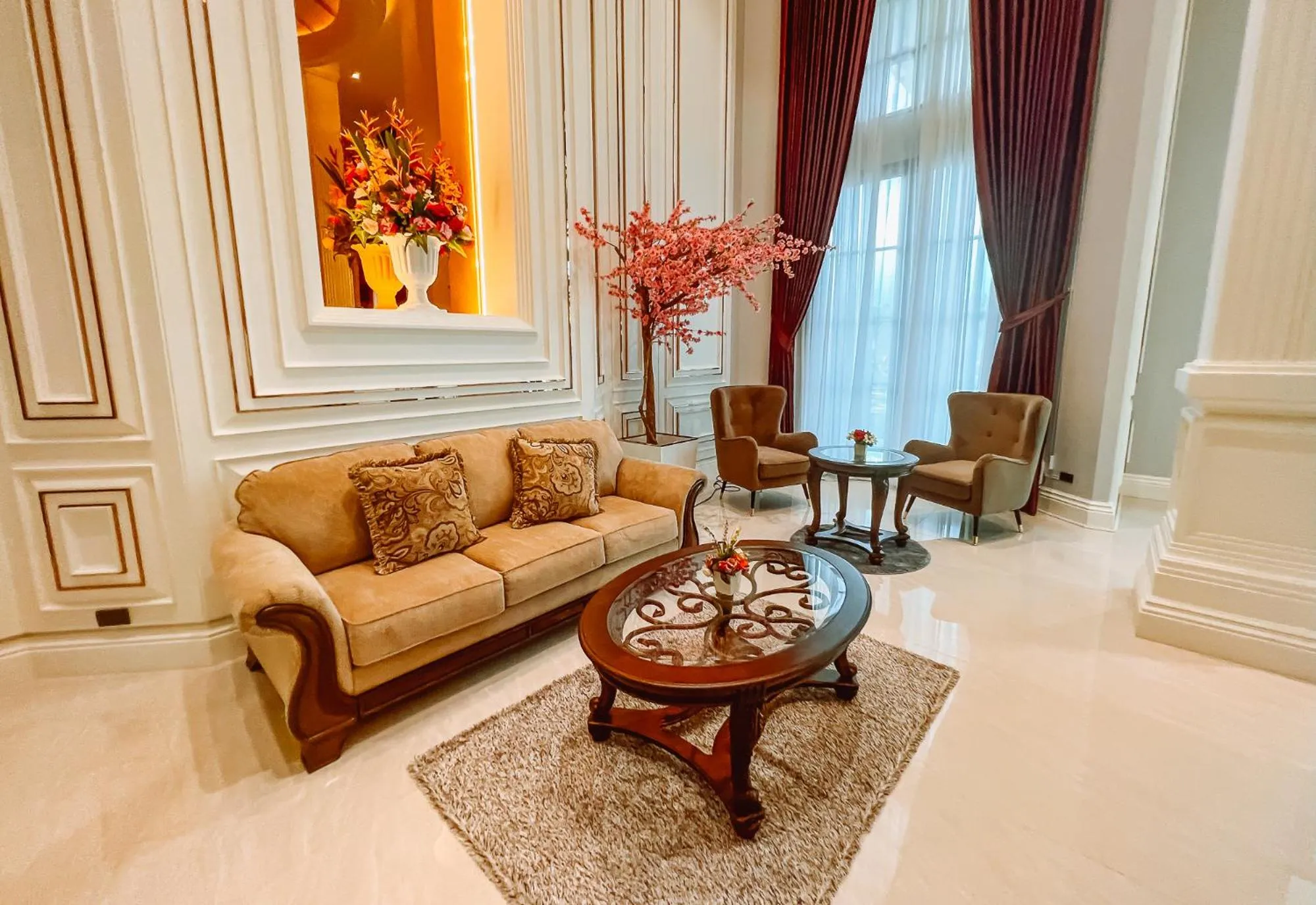 Seating area in Grand Lord Hotel & Residence - Pattaya