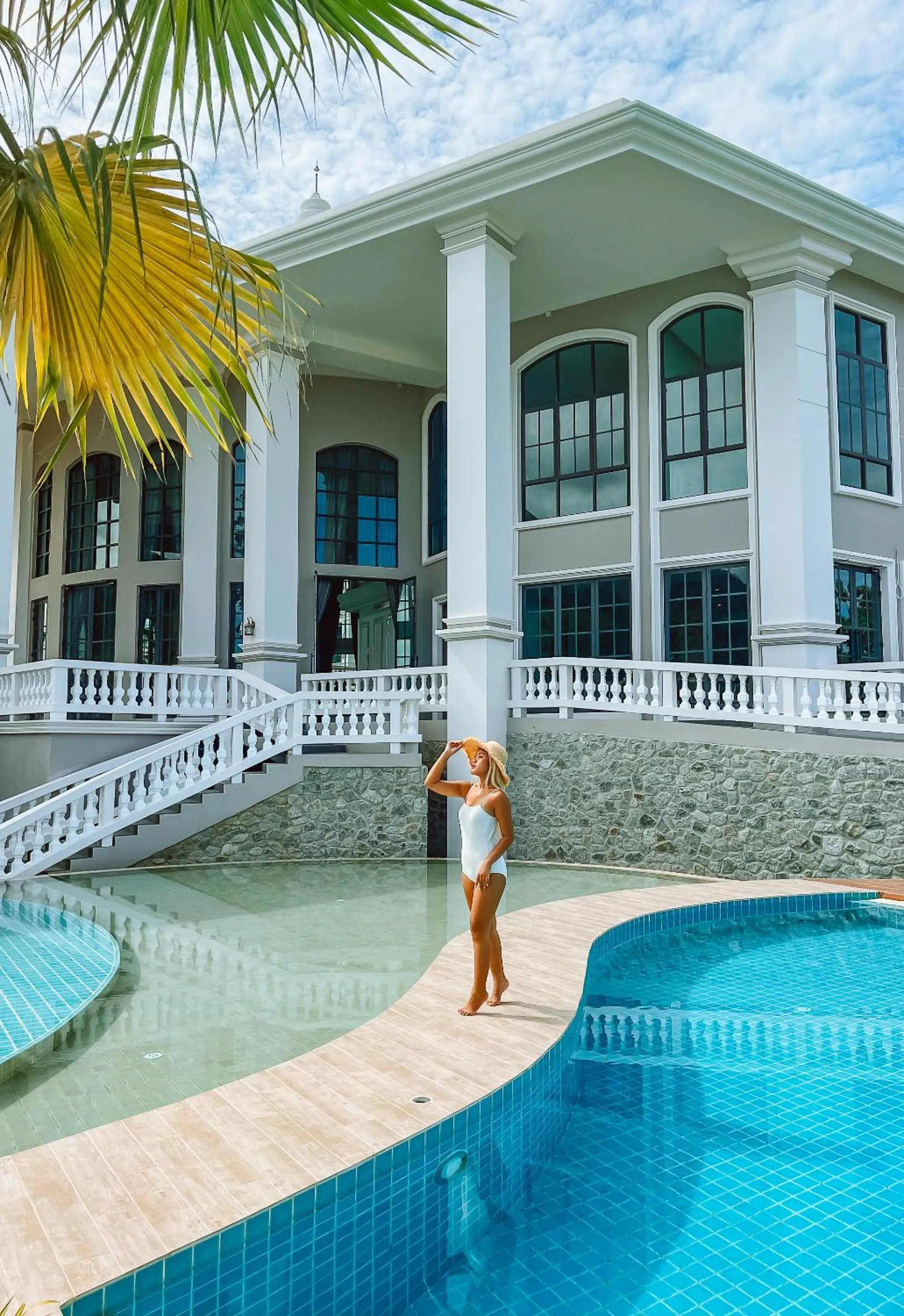 Swimming pool in Grand Lord Hotel & Residence - Pattaya