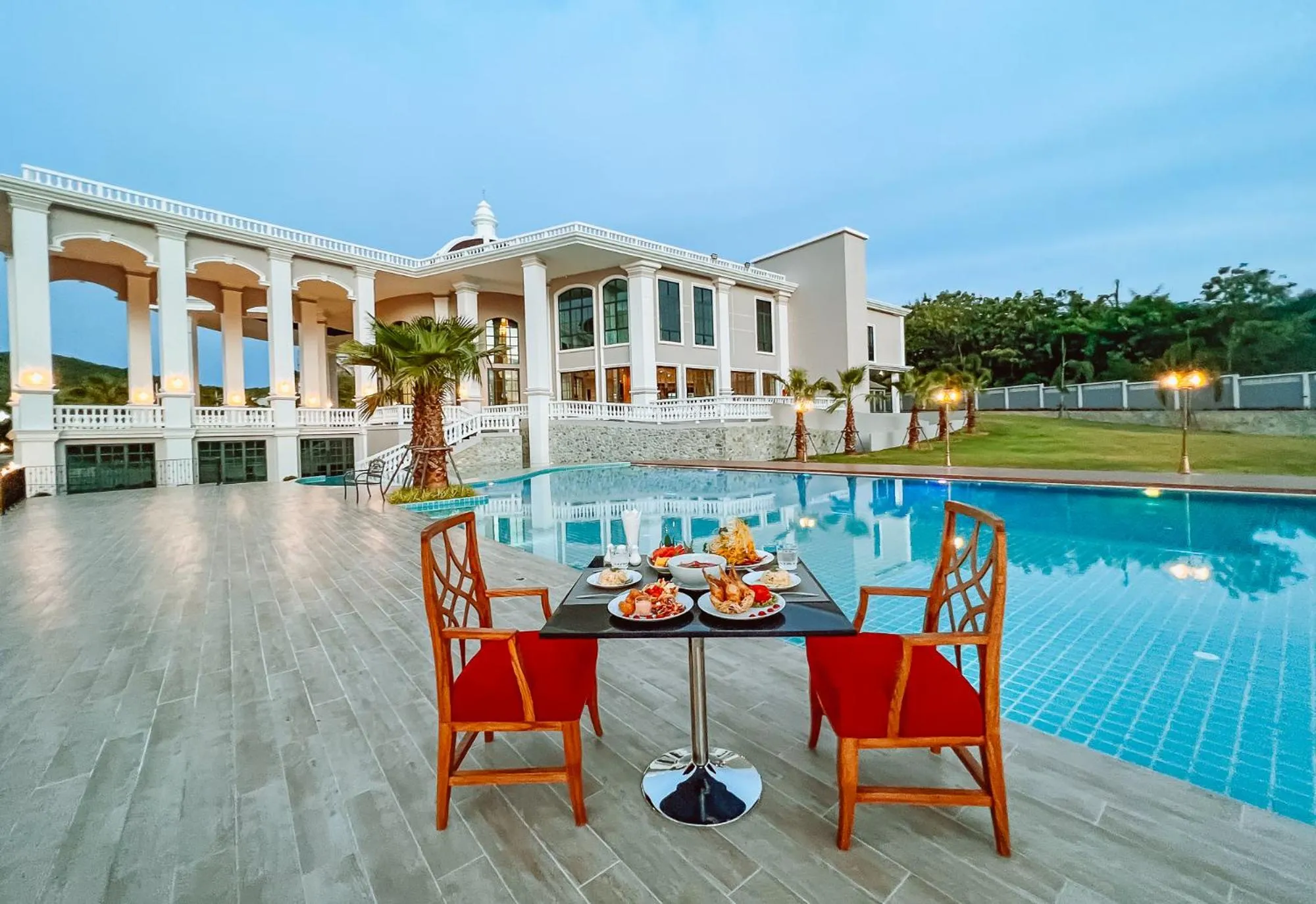 Property building in Grand Lord Hotel & Residence - Pattaya