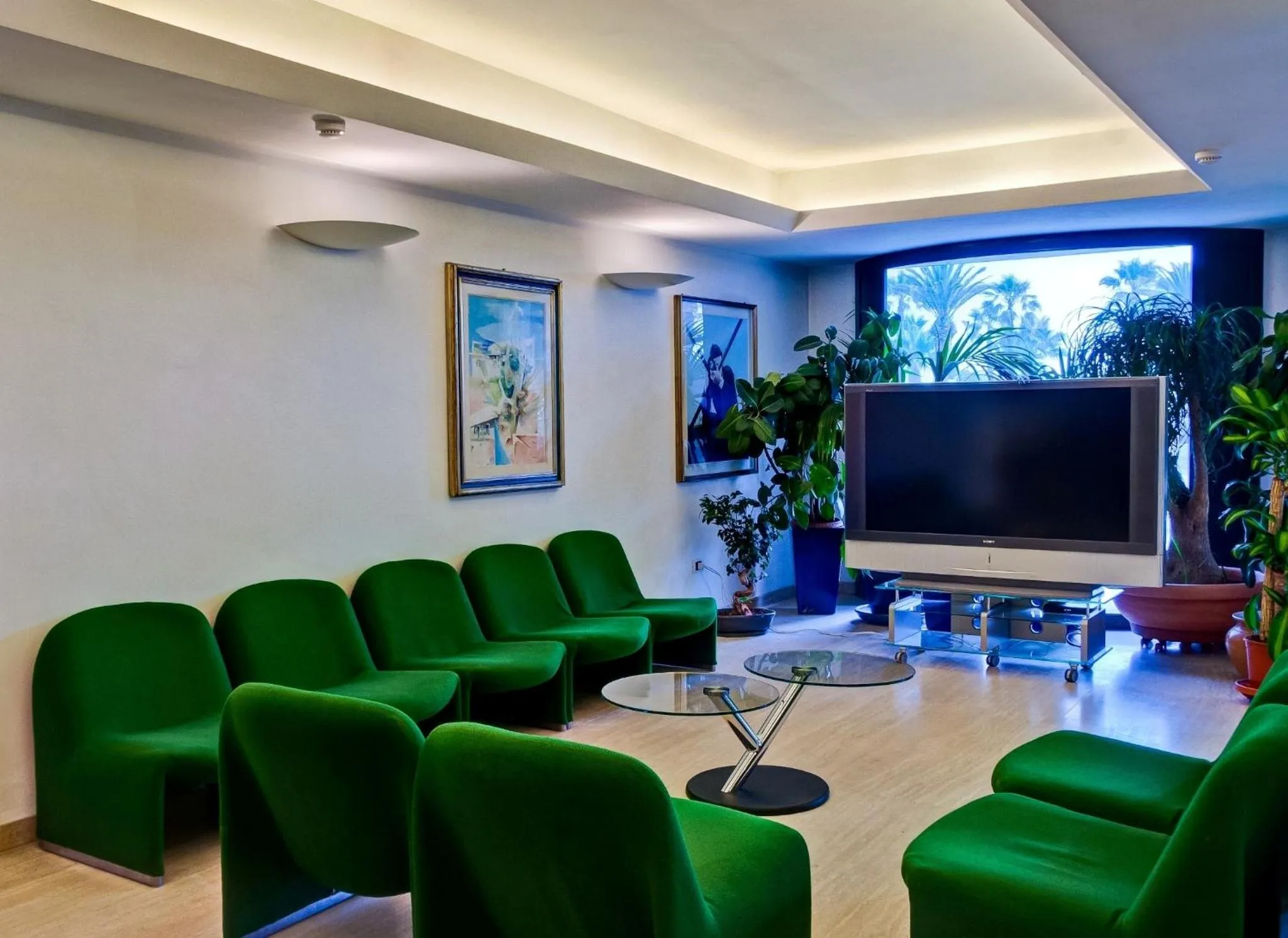 Communal lounge/ TV room in Hotel Europa Beach Village