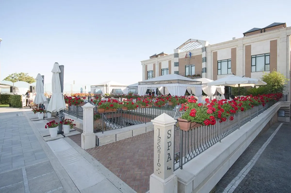 Restaurant/places to eat in Hotel Incontro