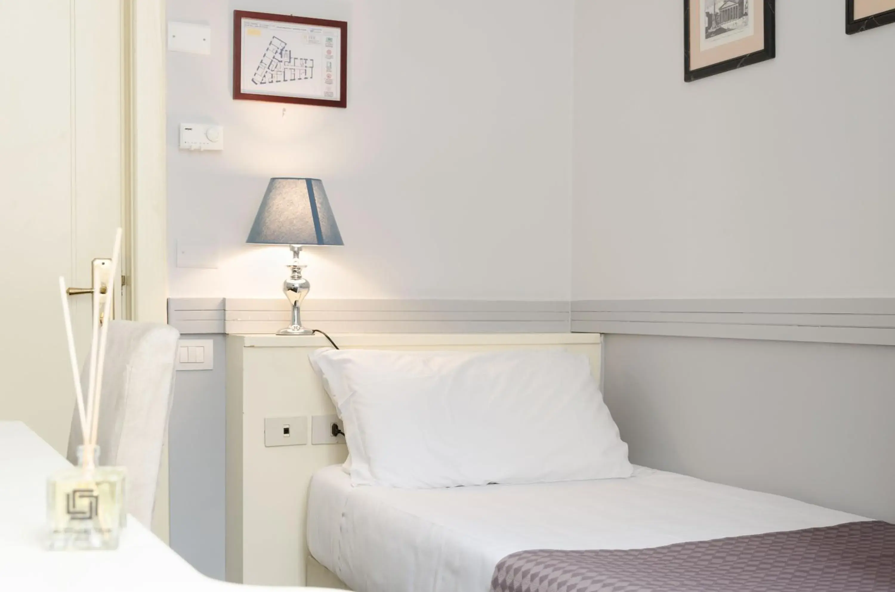 Single Room in Hotel Traiano Single Room in Hotel Traiano