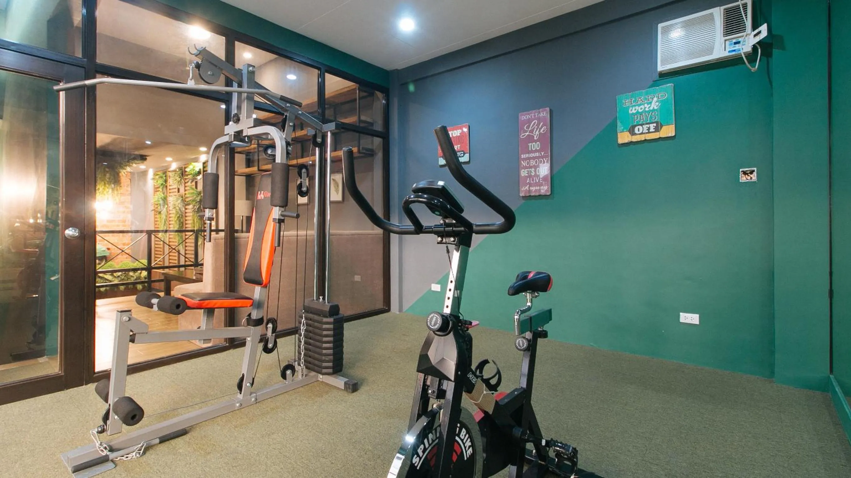 Fitness centre/facilities in RedDoorz @ Gardenview Hotel GTower Angeles