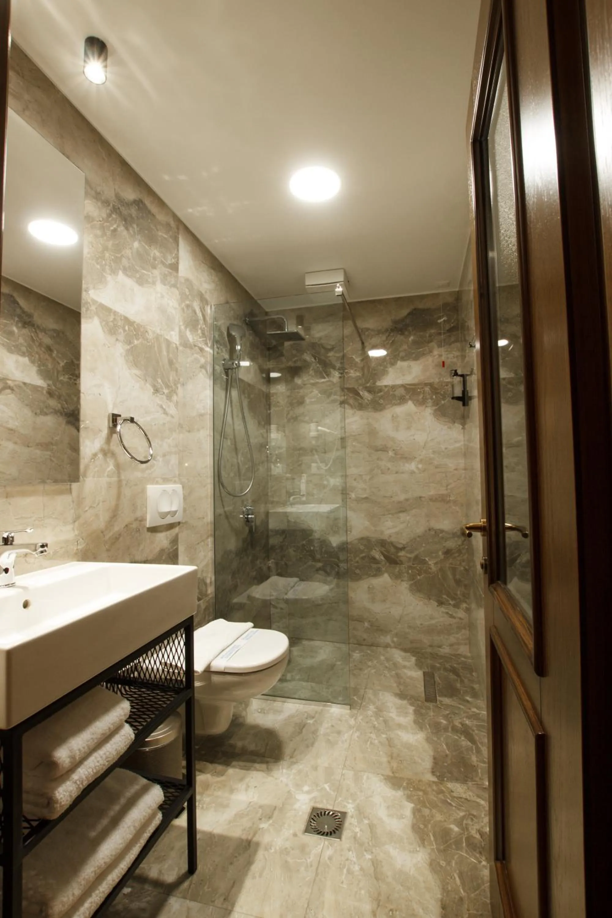 Bathroom in Rose Garden Hotel