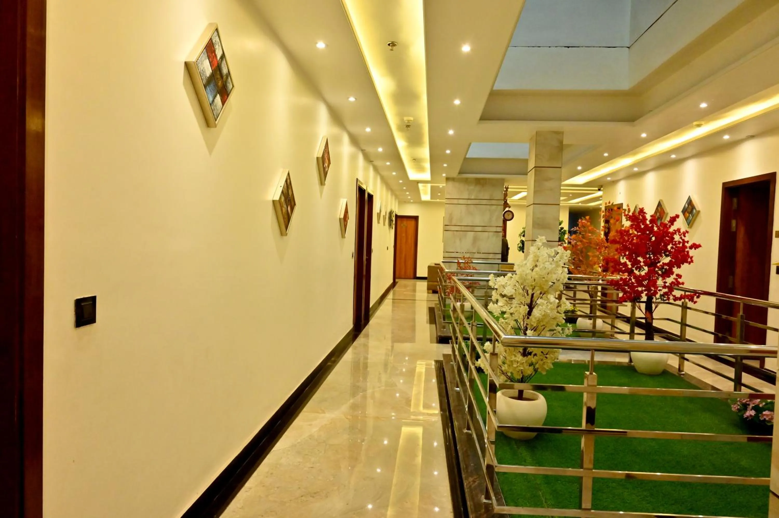 Lobby or reception in Hotel Elite - 5 Mins From Golden Temple