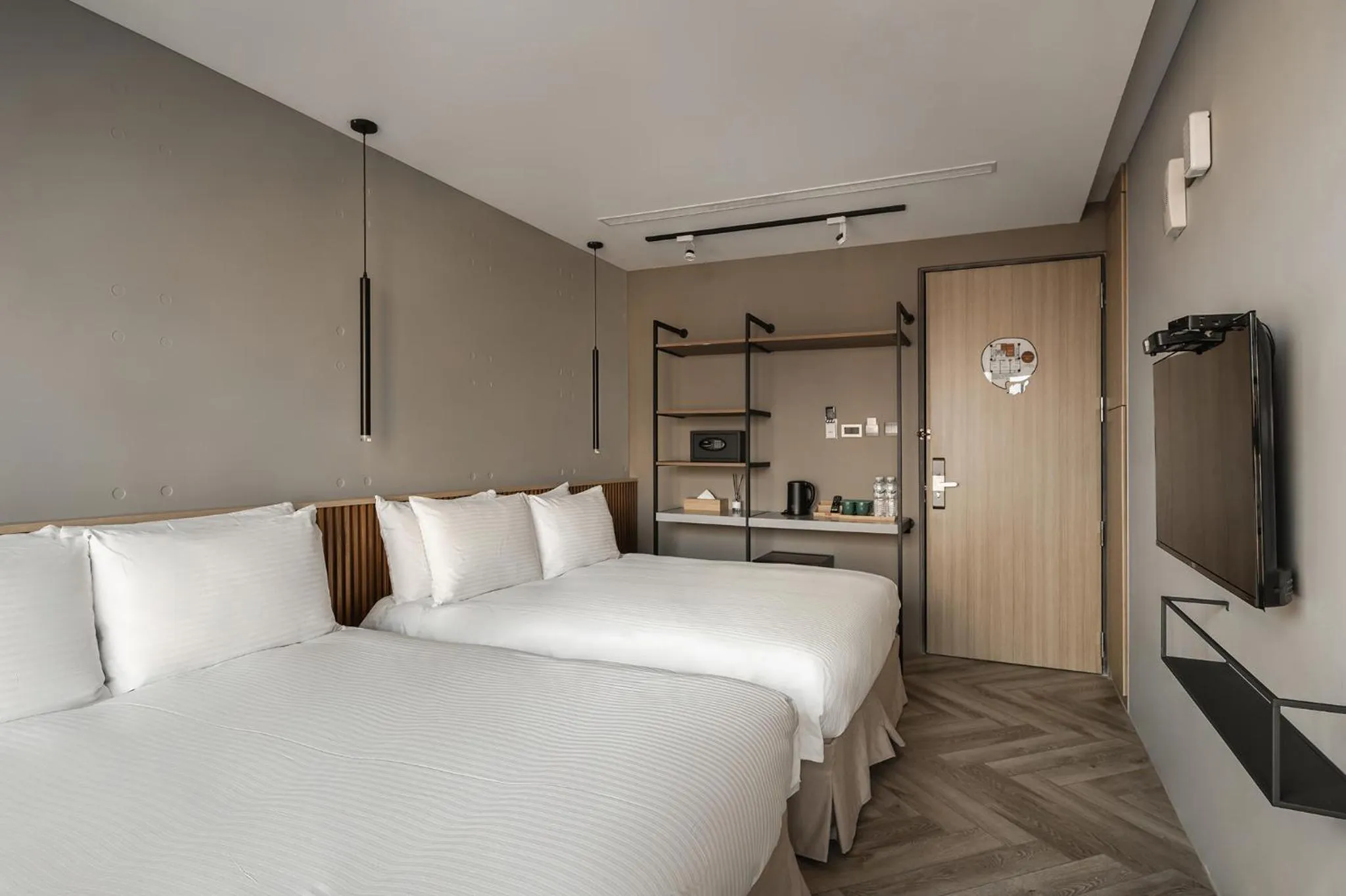 Photo of the whole room, Bed in HOTEL LEISURE Kaohsiung