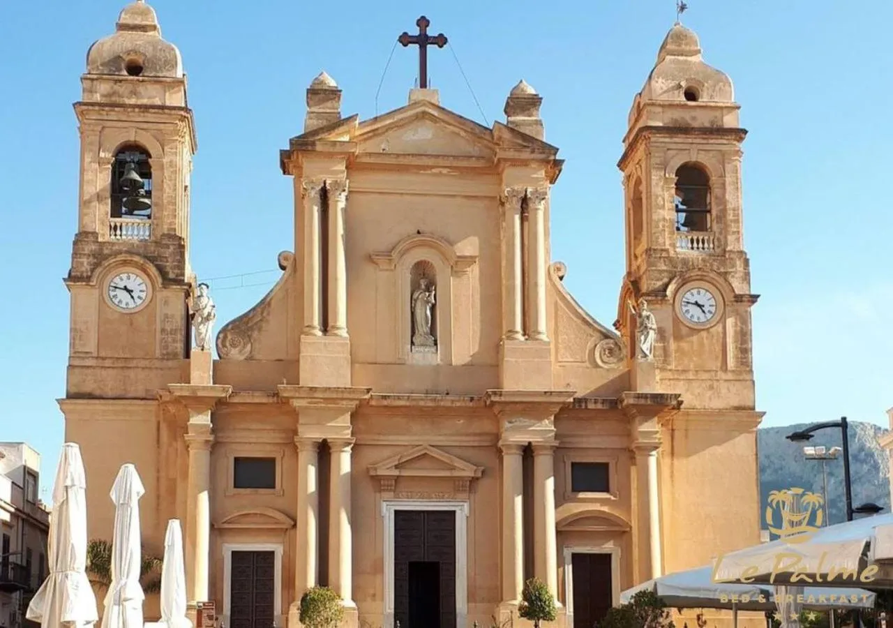 Nearby landmark in Le Palme