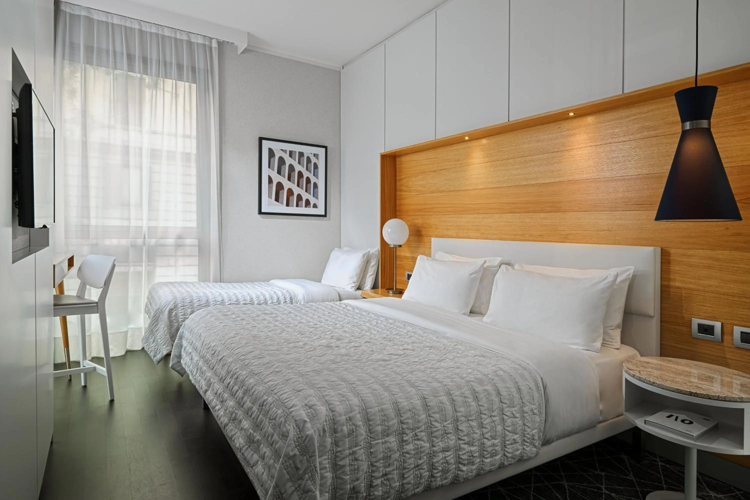 Photo of the whole room, Bed in Le Meridien Visconti Rome