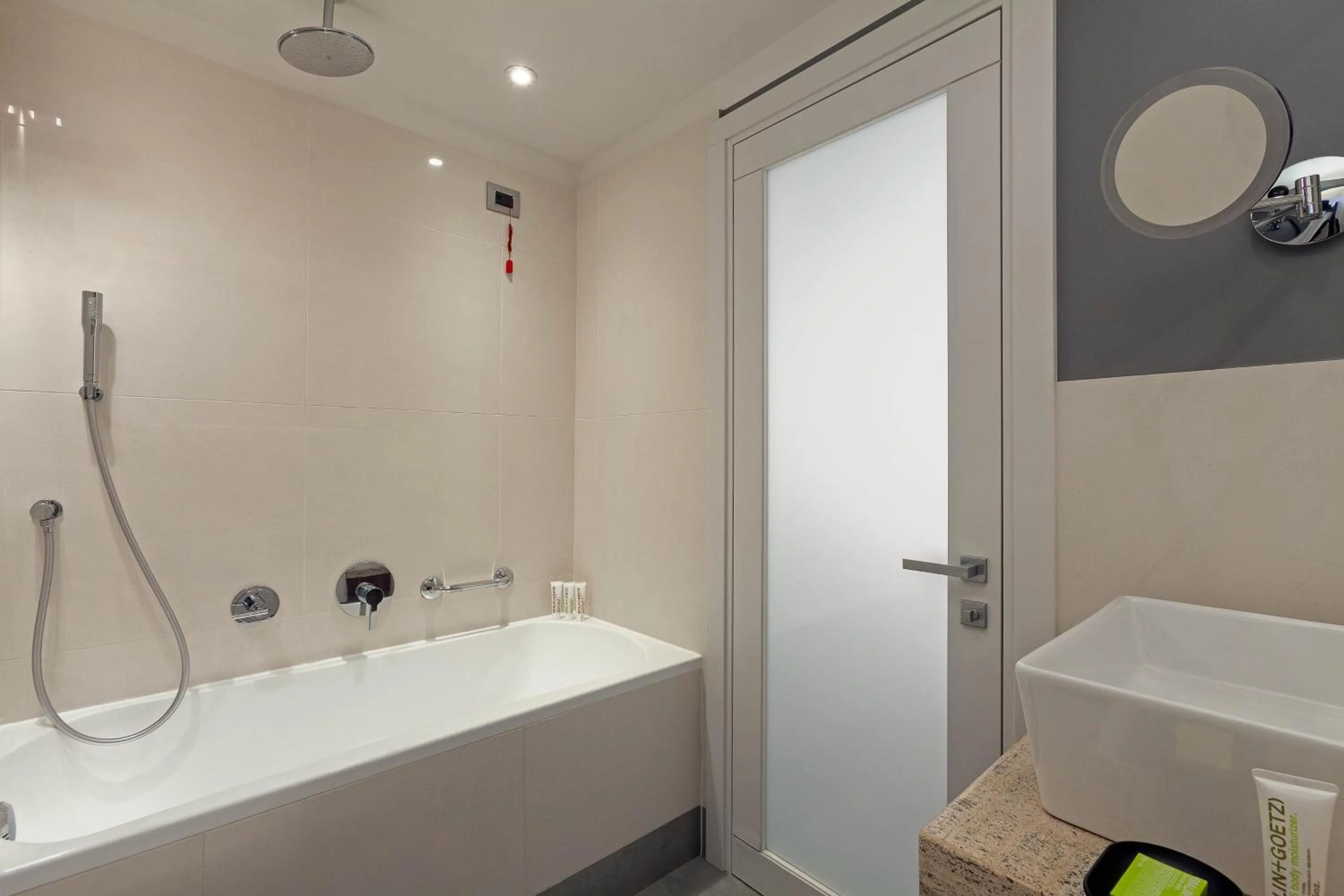 Bathroom in Le Meridien Visconti Rome