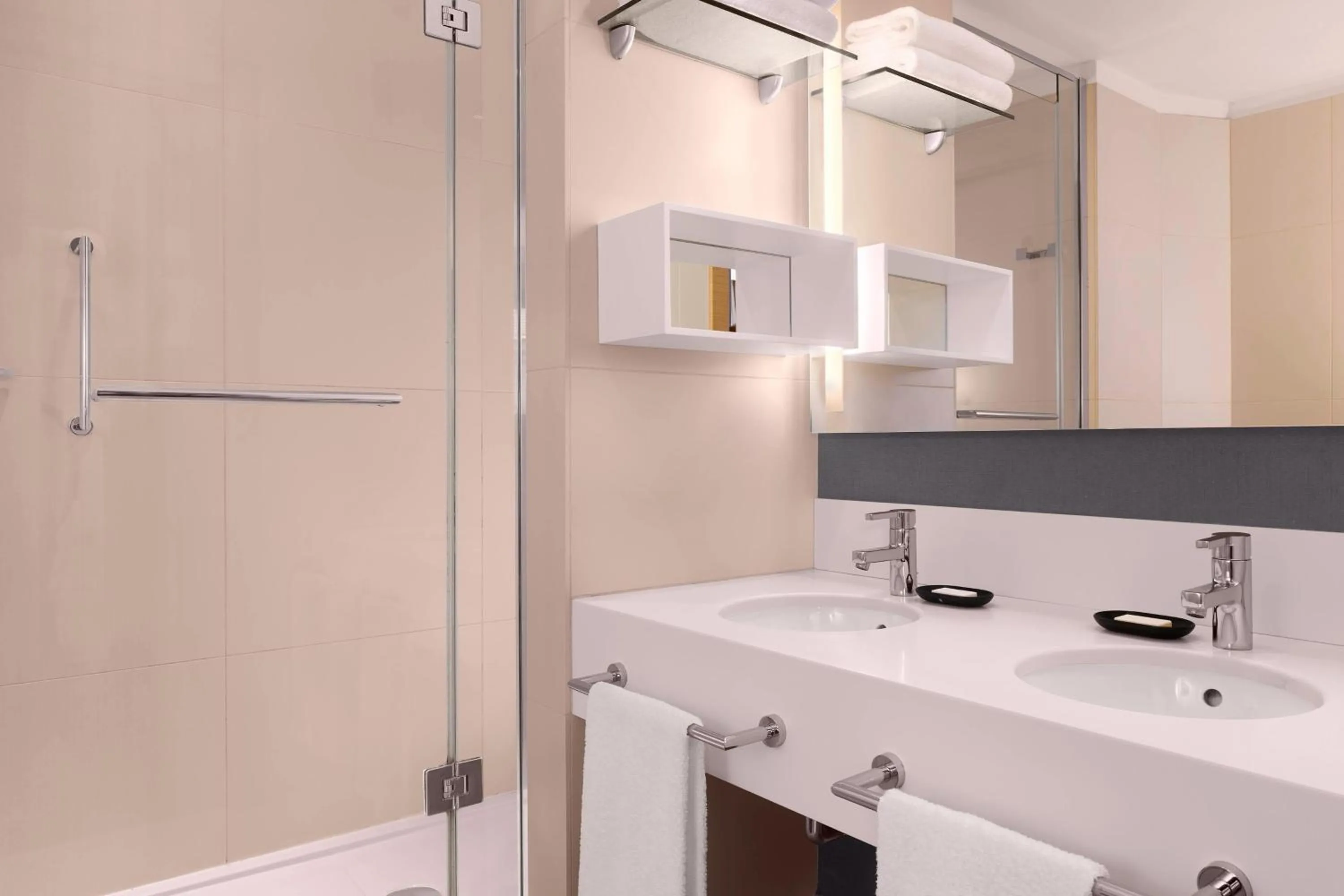 Bathroom in Le Meridien Visconti Rome