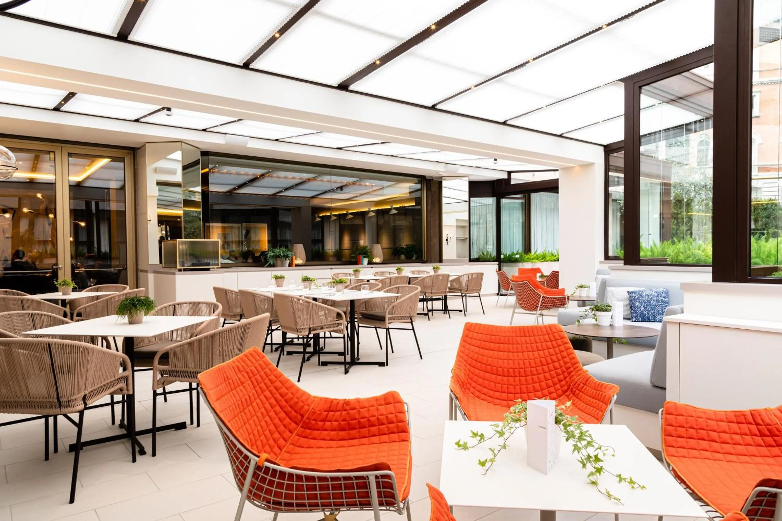 Restaurant/places to eat in Le Meridien Visconti Rome