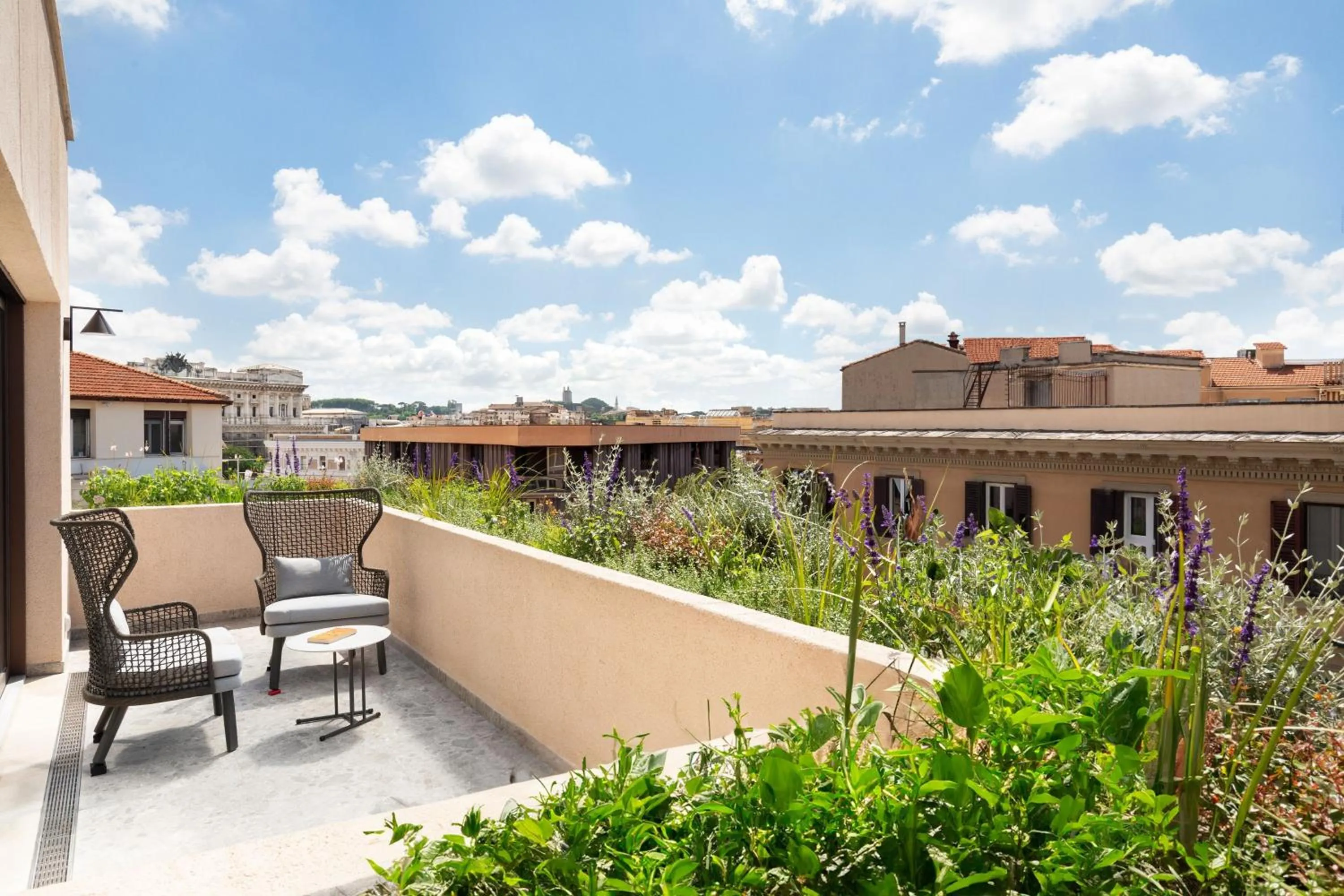 Photo of the whole room in Le Meridien Visconti Rome