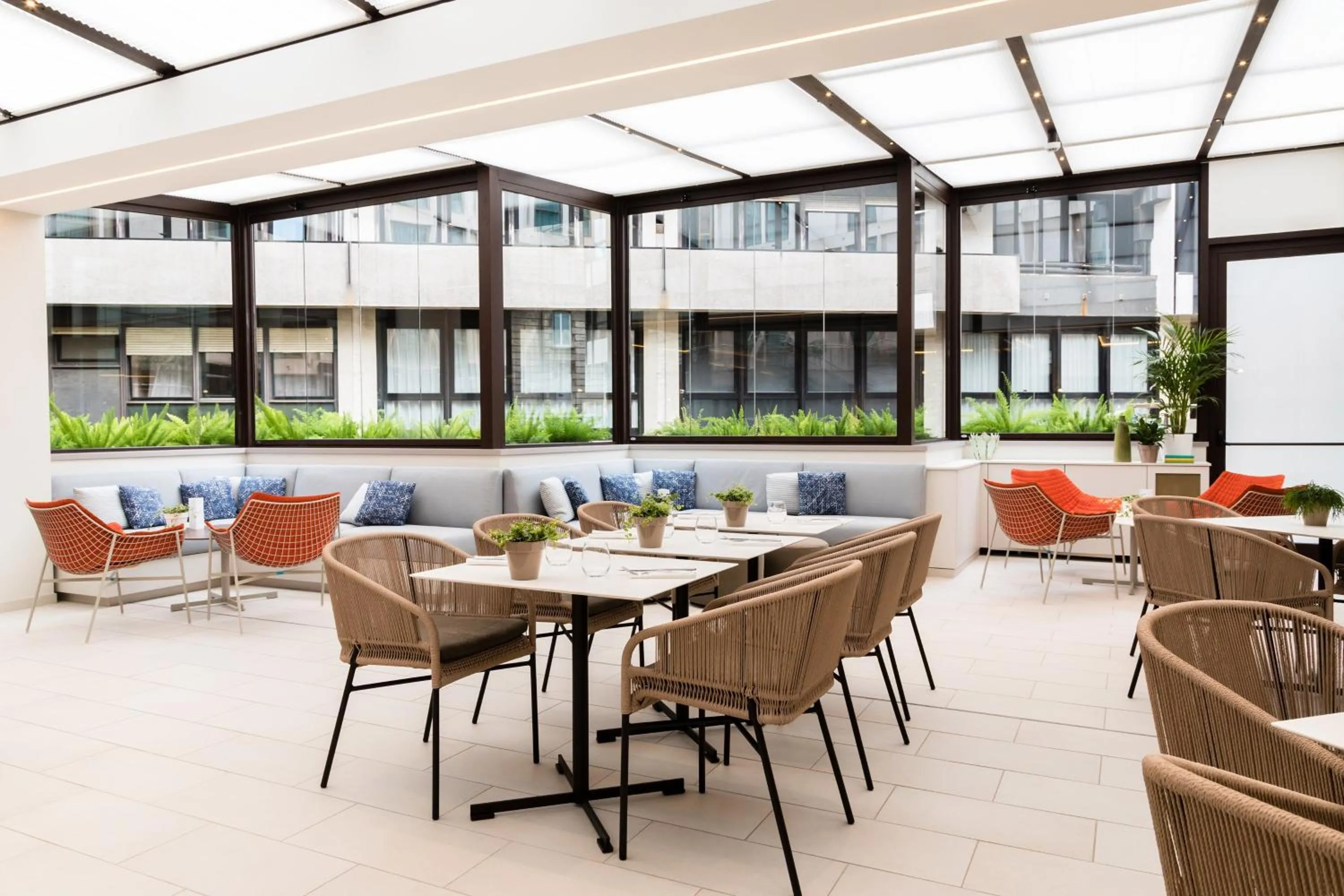 Restaurant/places to eat in Le Meridien Visconti Rome