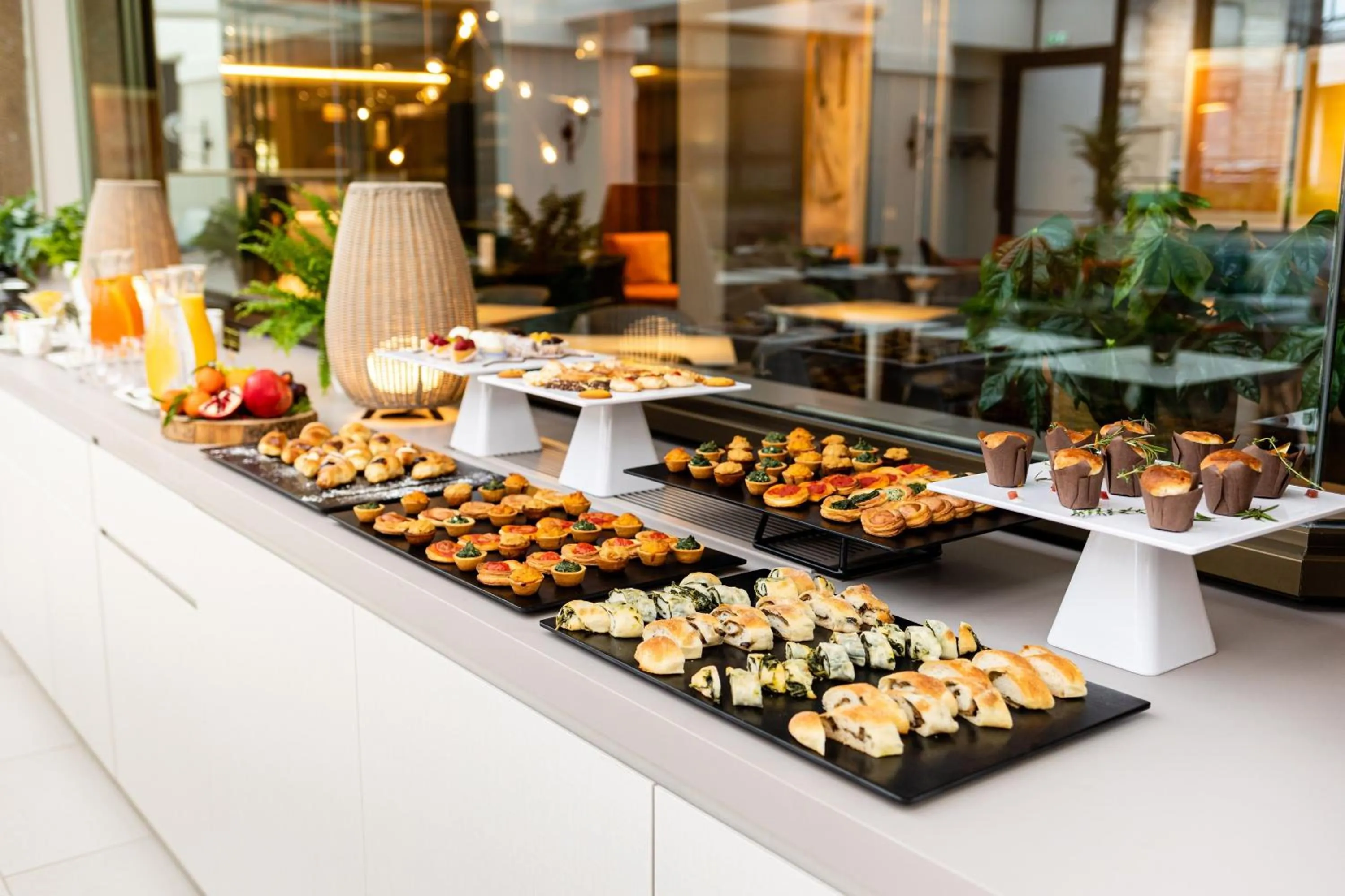 Restaurant/places to eat in Le Meridien Visconti Rome