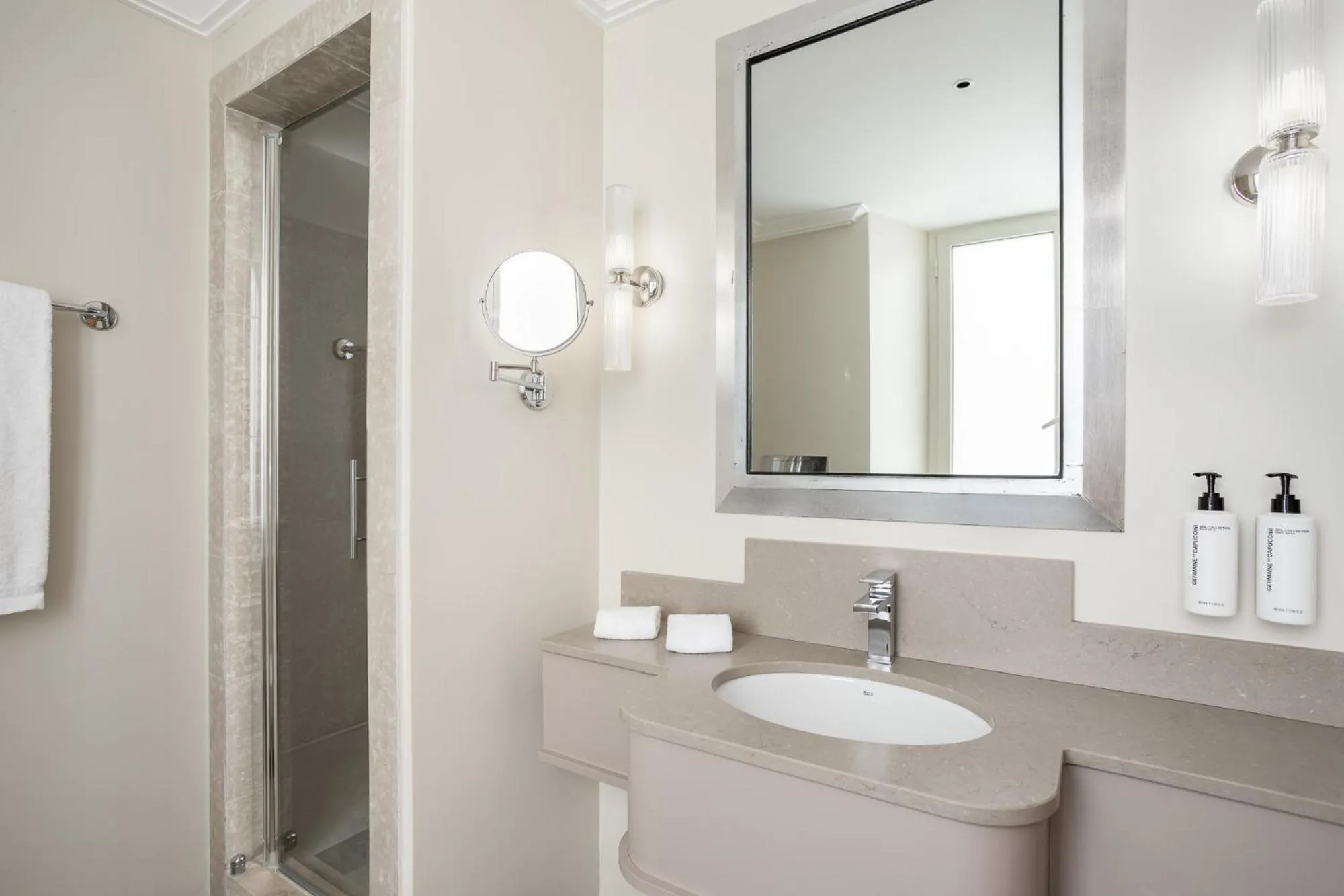 Toilet in Room Mate Collection Mia, Rome Colosseum