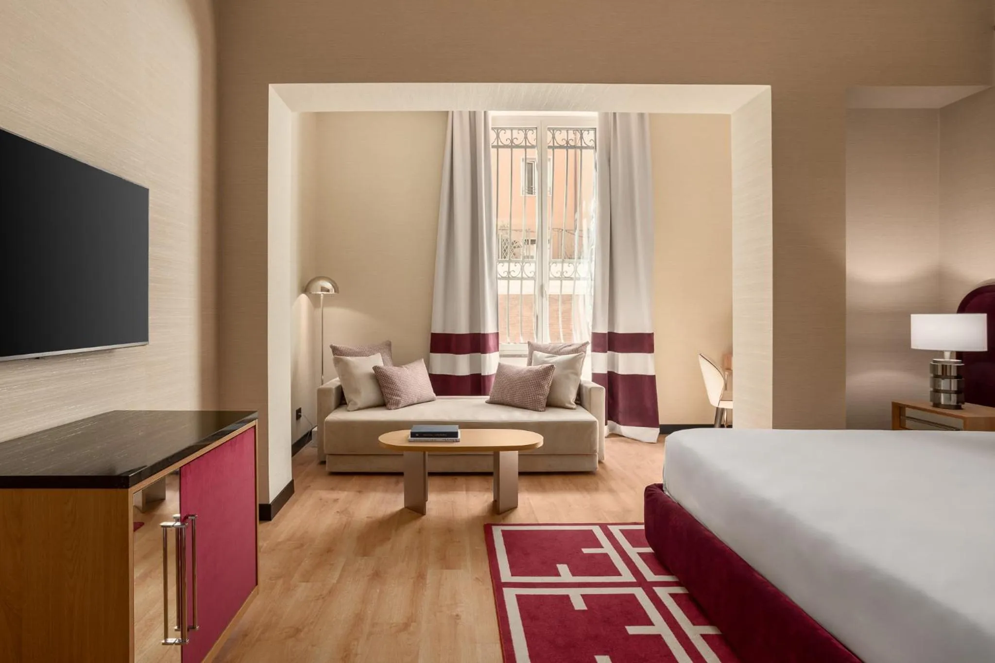 Seating area, Bed in Room Mate Collection Mia, Rome Colosseum