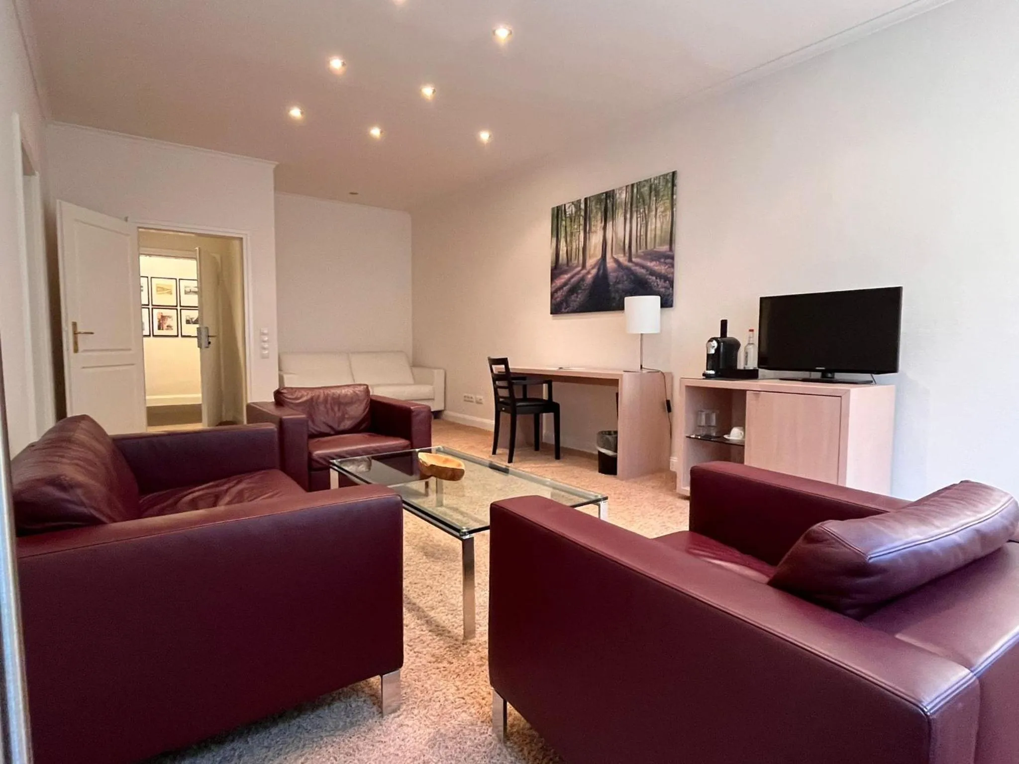 TV and multimedia in Hotel Kieler Yacht-Club