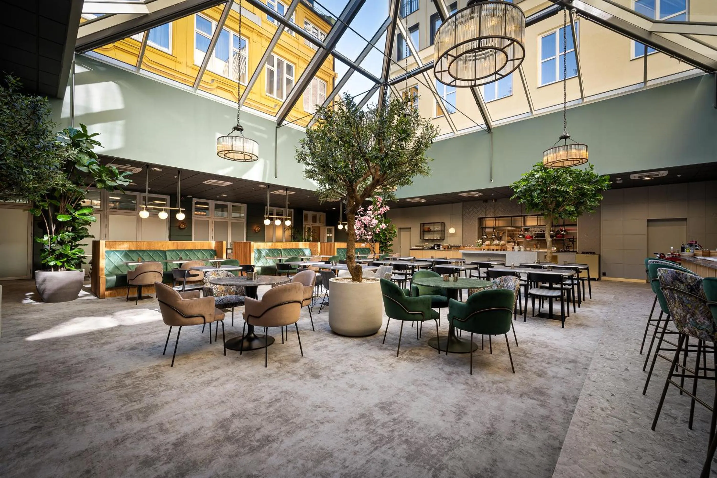 Breakfast in Karl Johans gate 35