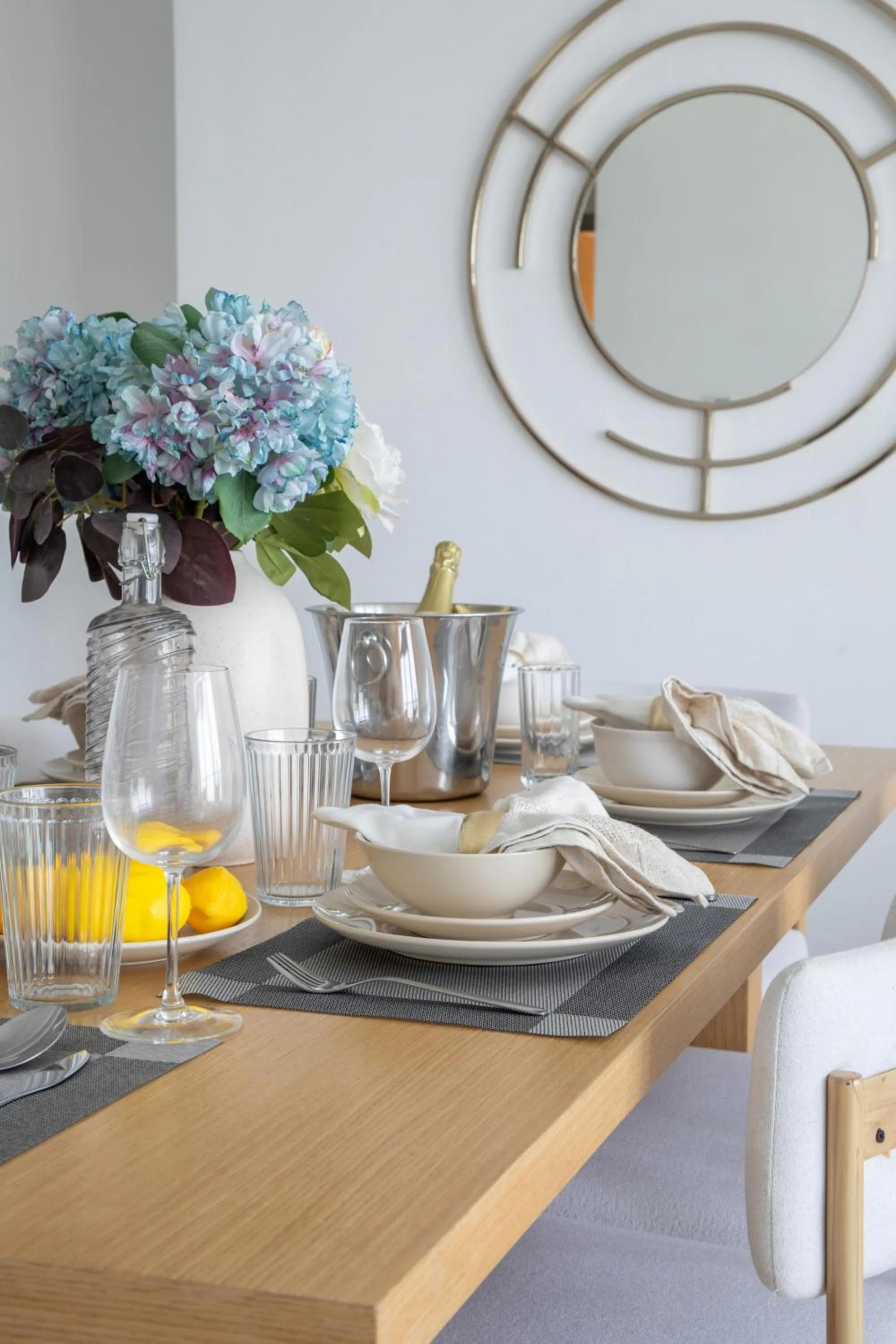 Decorative detail in Frank Porter - Paramount Midtown