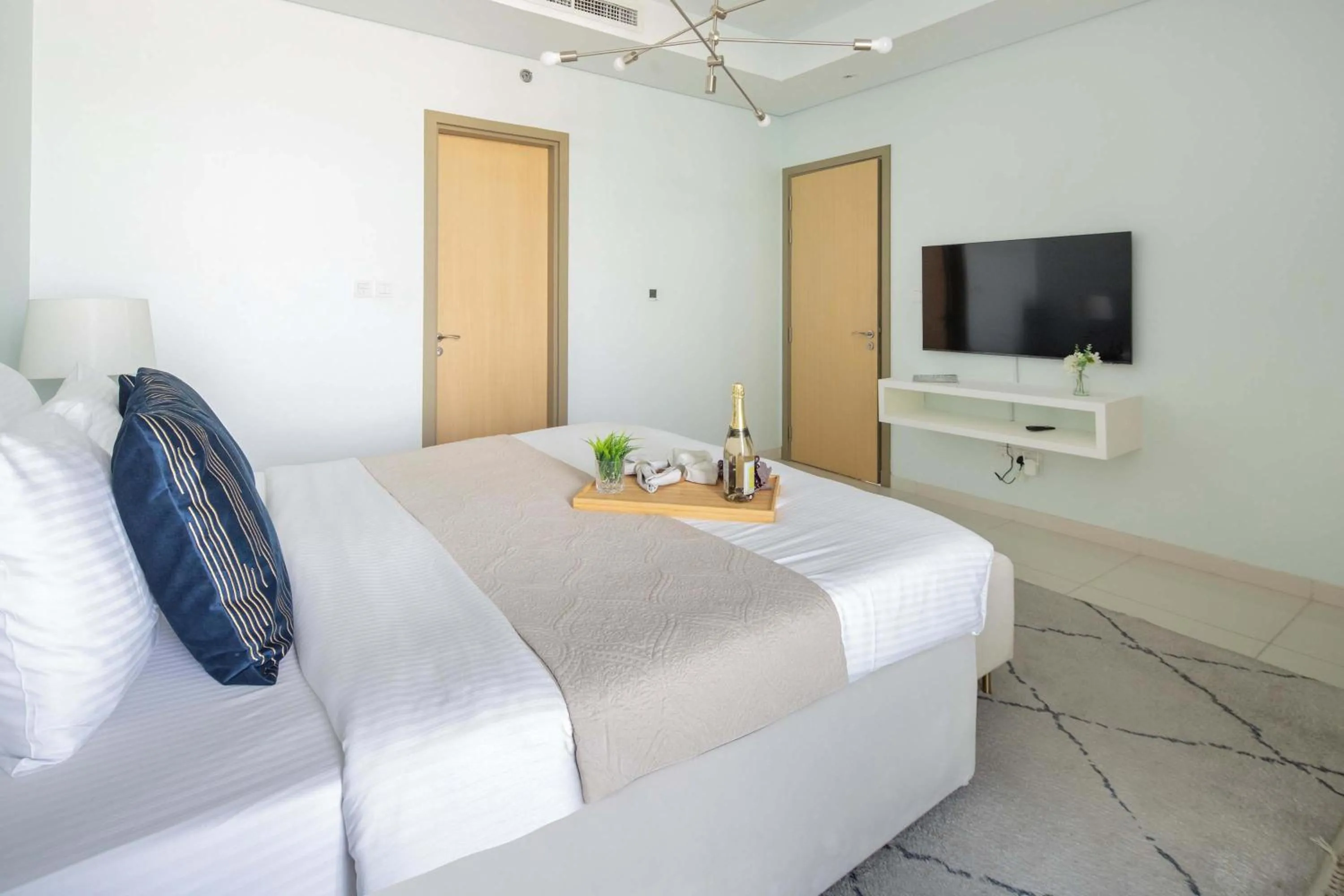 Bed in Frank Porter - Paramount Midtown