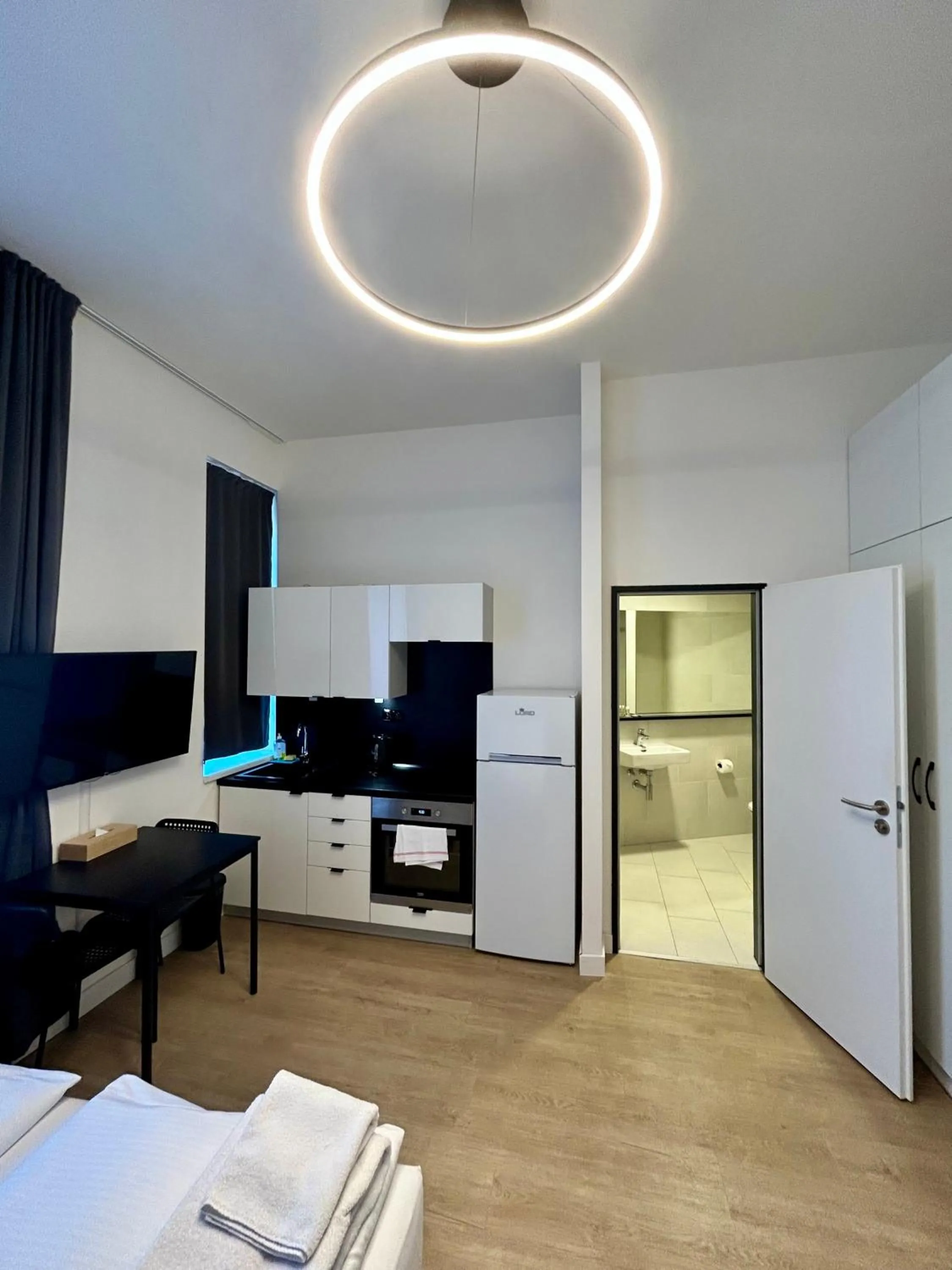 TV and multimedia, Bed in Figaro Suites