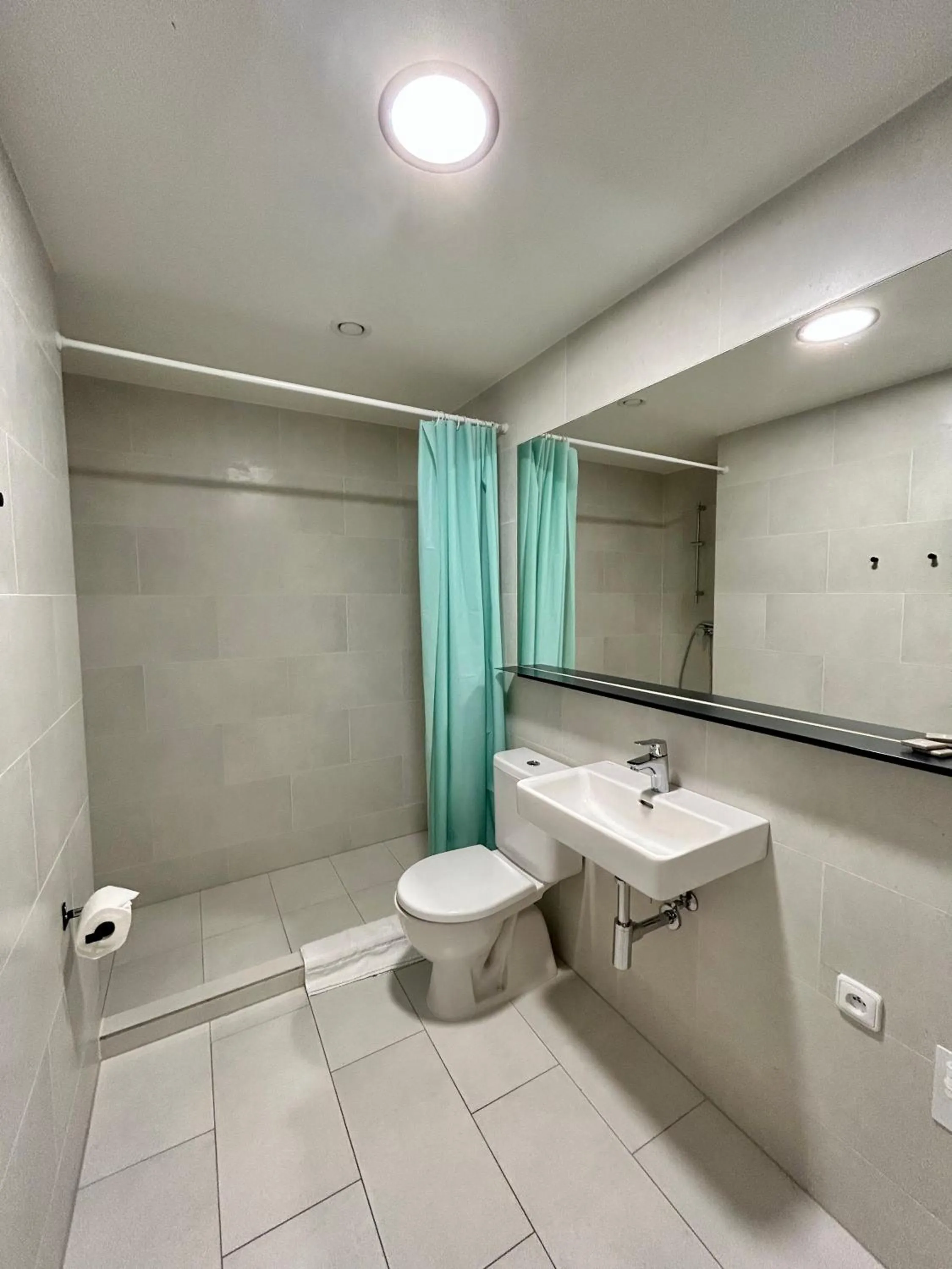 Shower in Figaro Suites