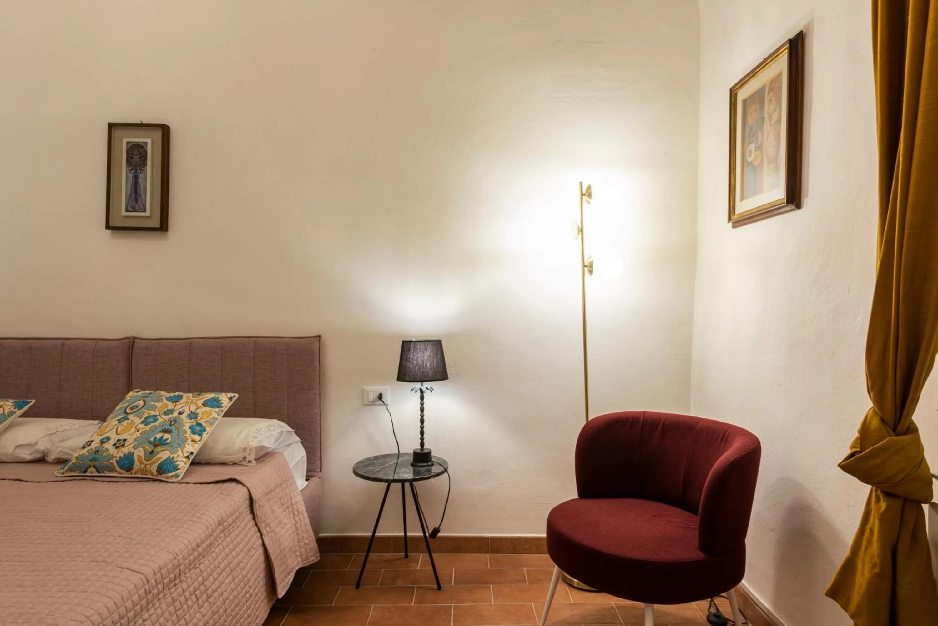 Bed in Santa Croce Palace by Mmega