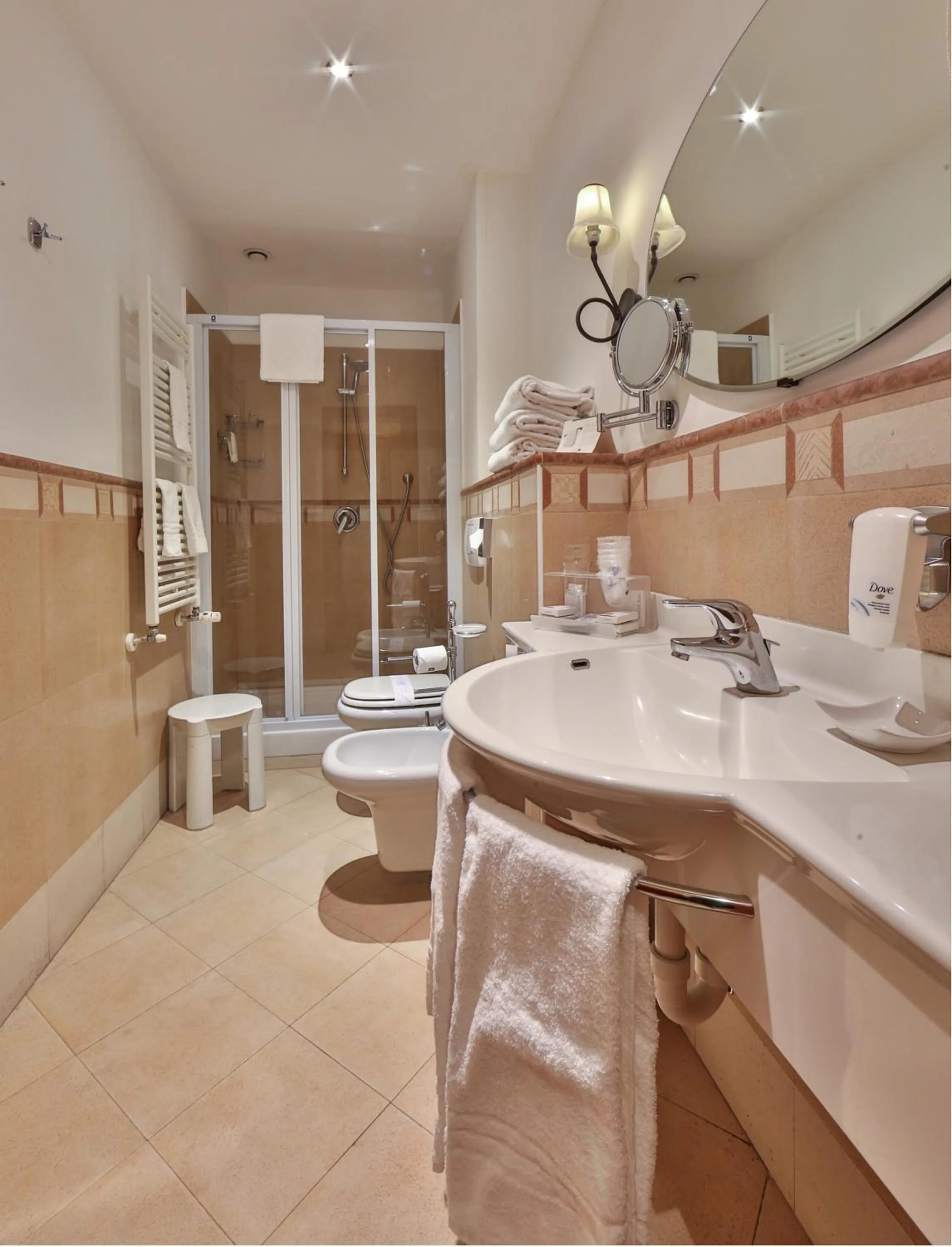 Shower in Best Western Plus Hotel Genova