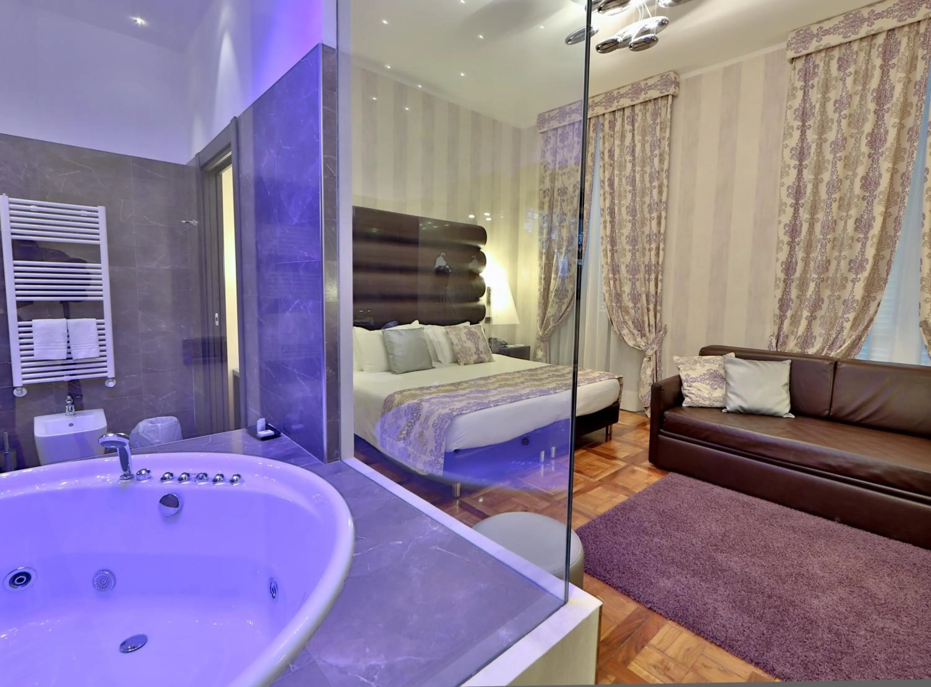 Bathroom, Bed in Best Western Plus Hotel Genova