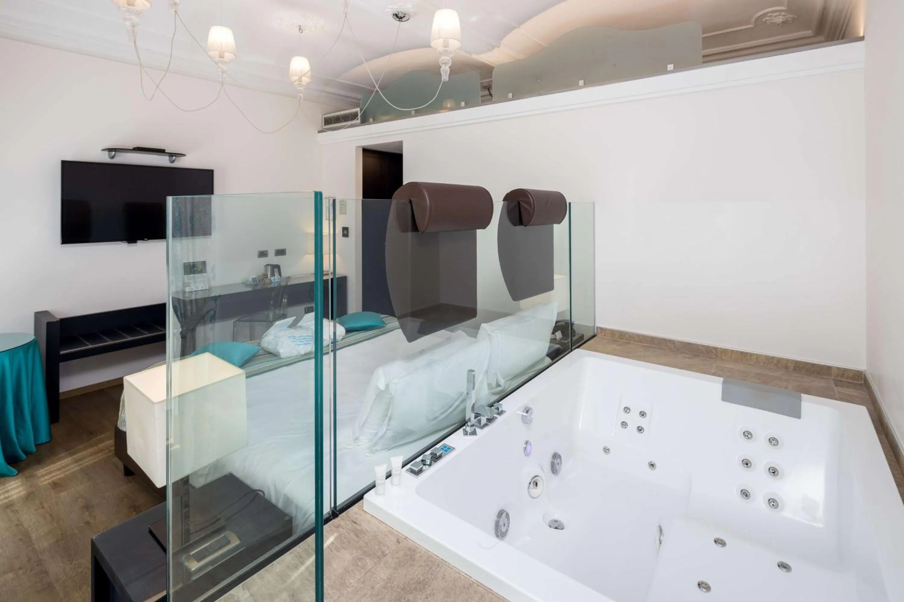 Bedroom in Best Western Plus Hotel Genova