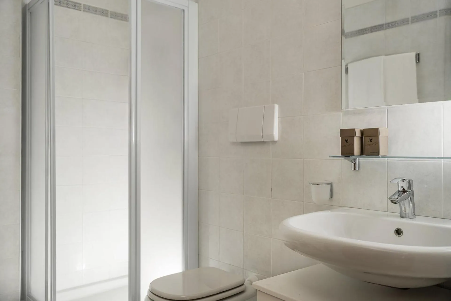 Shower in Hotel Cristallo